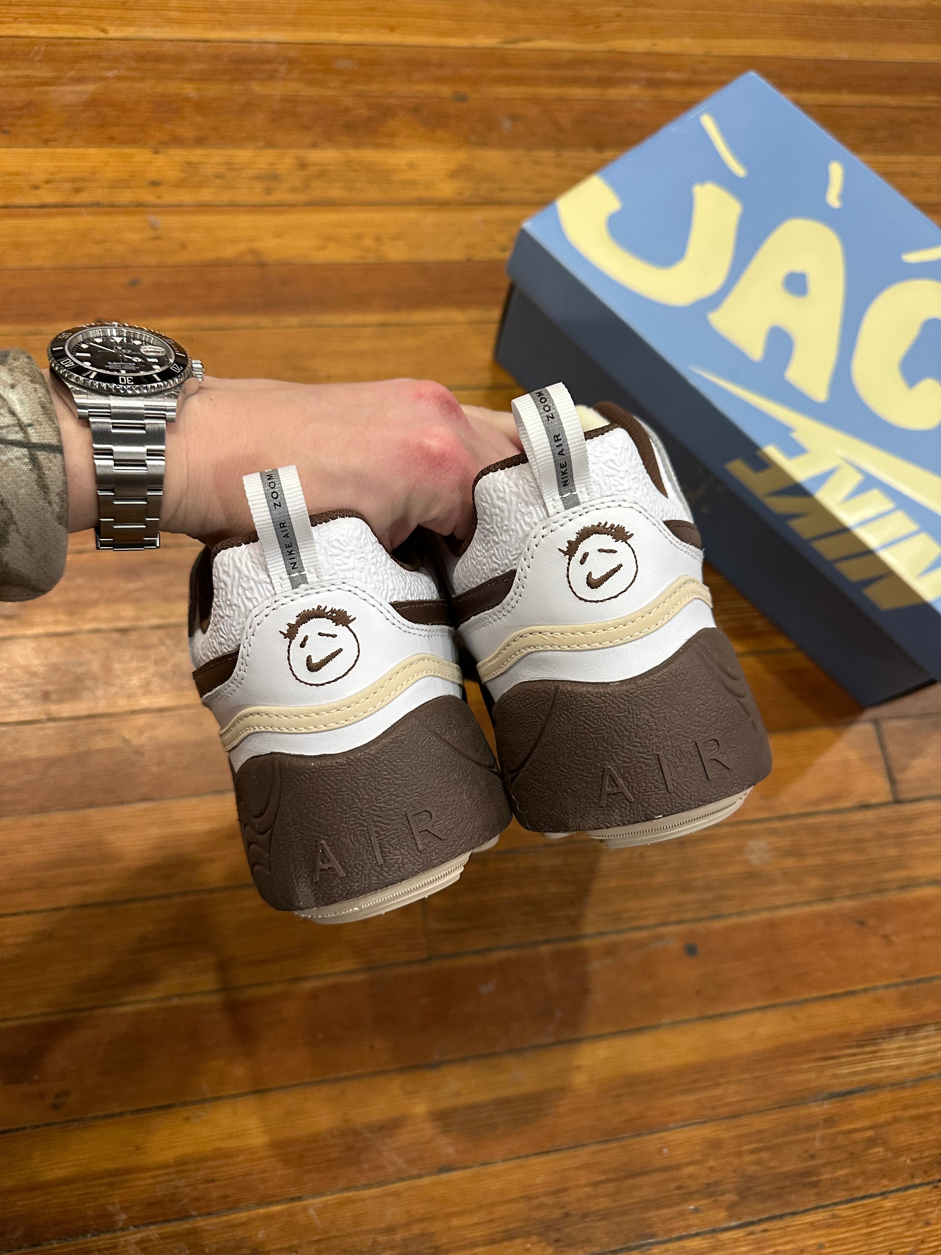 Travis Scott X Nike Zoom Field Jaxx “Light Chocolate”