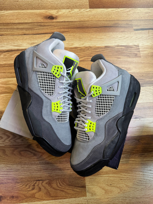 Jordan 4 SE “95 Neon”