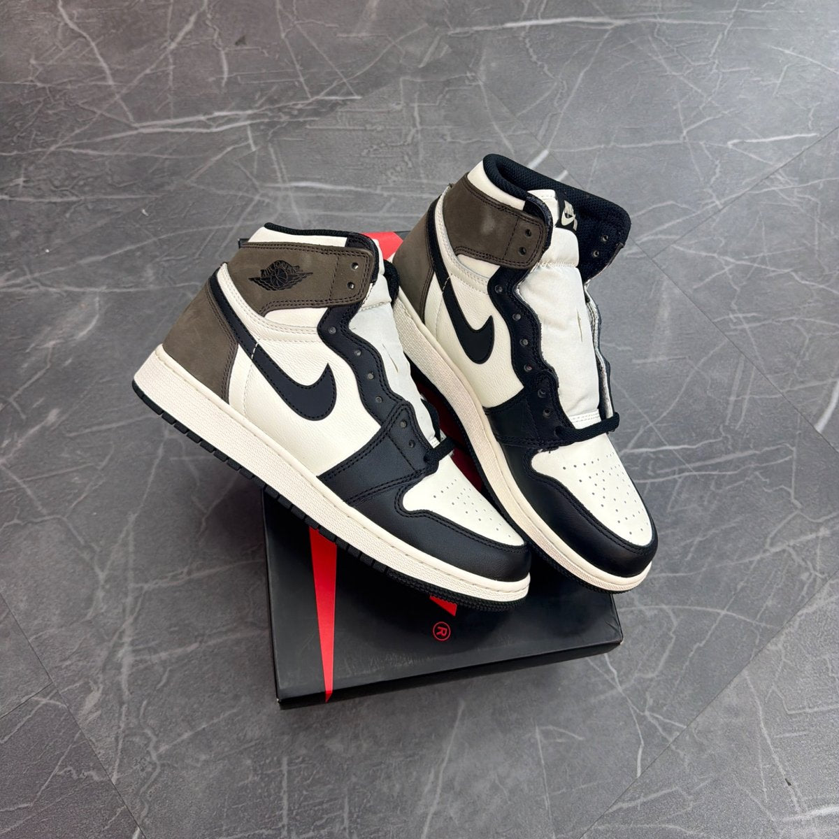 Jordan 1 Retro High Dark Mocha (GS) - Image 2