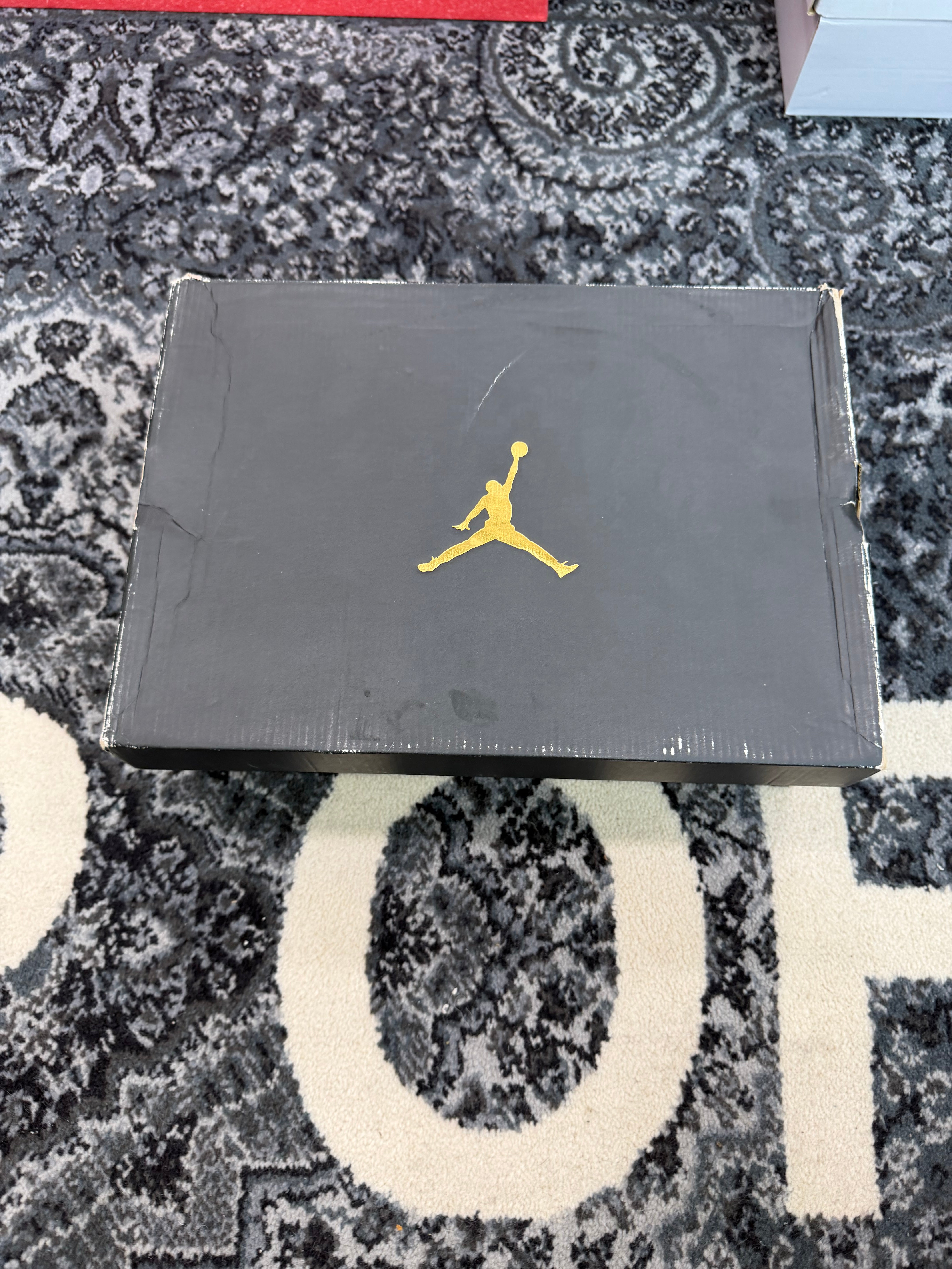 Jordan 11 Low “Cool Grey”