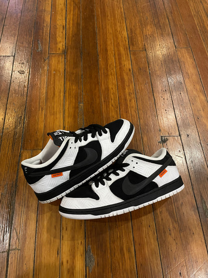 Nike SB Dunk Low “Tightbooth”