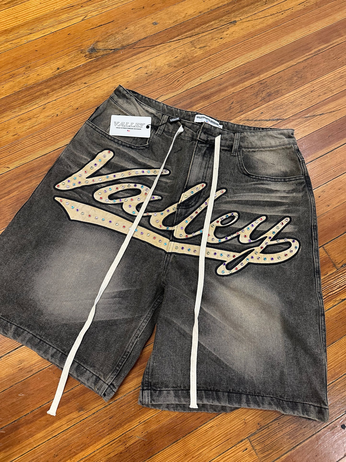 Vale Forever Skittles Jorts “Black”