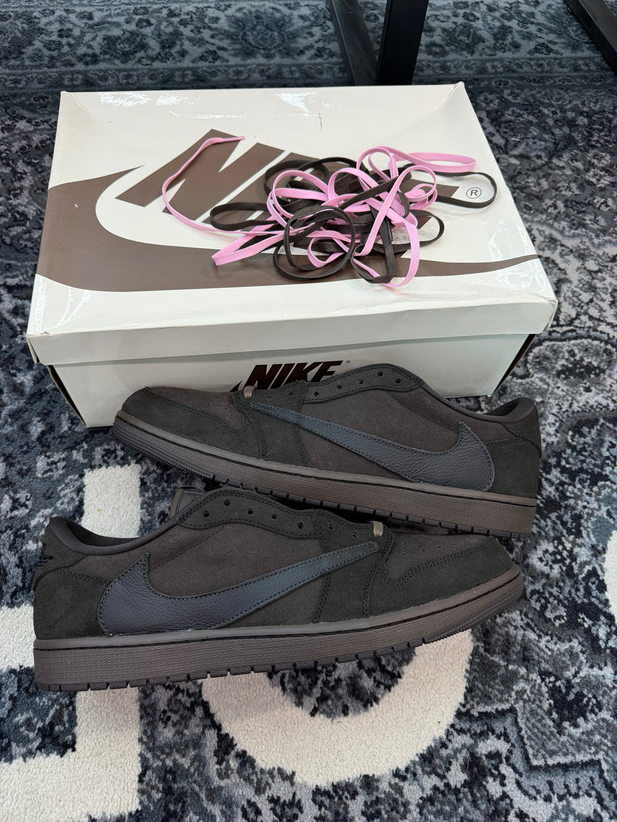 Jordan 1 Low x Travis Scott “Velvet Brown”