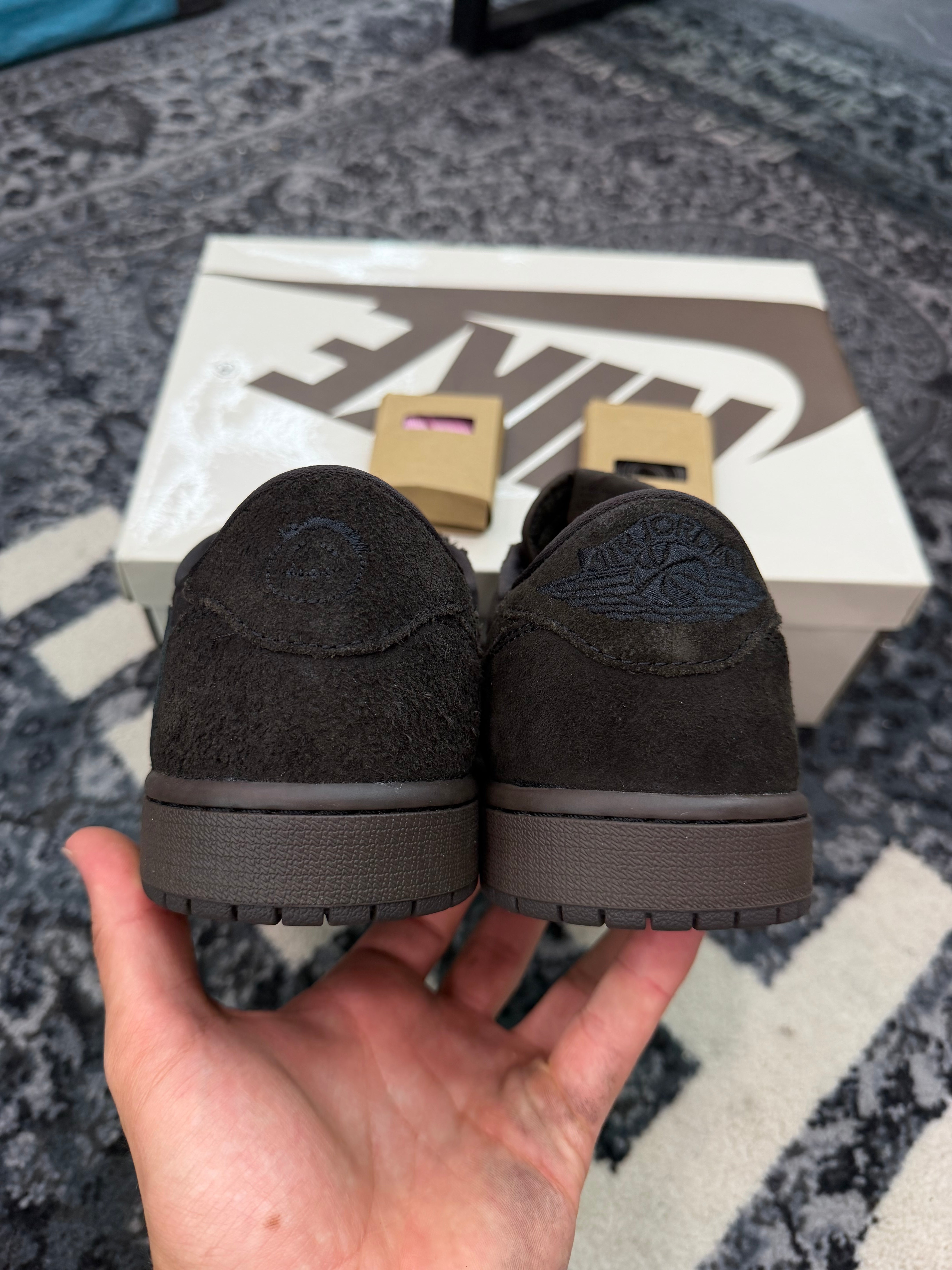 Jordan 1 Low x Travis Scott “Velvet Brown”