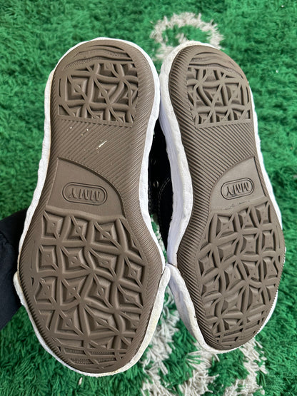 Maison Mihara Low Top “Black”