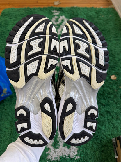 ASICS Gel-Kayano 14 “Cream Metallic Plum”