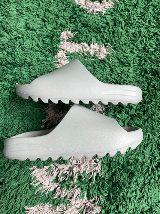 Yeezy Slides “Salt”