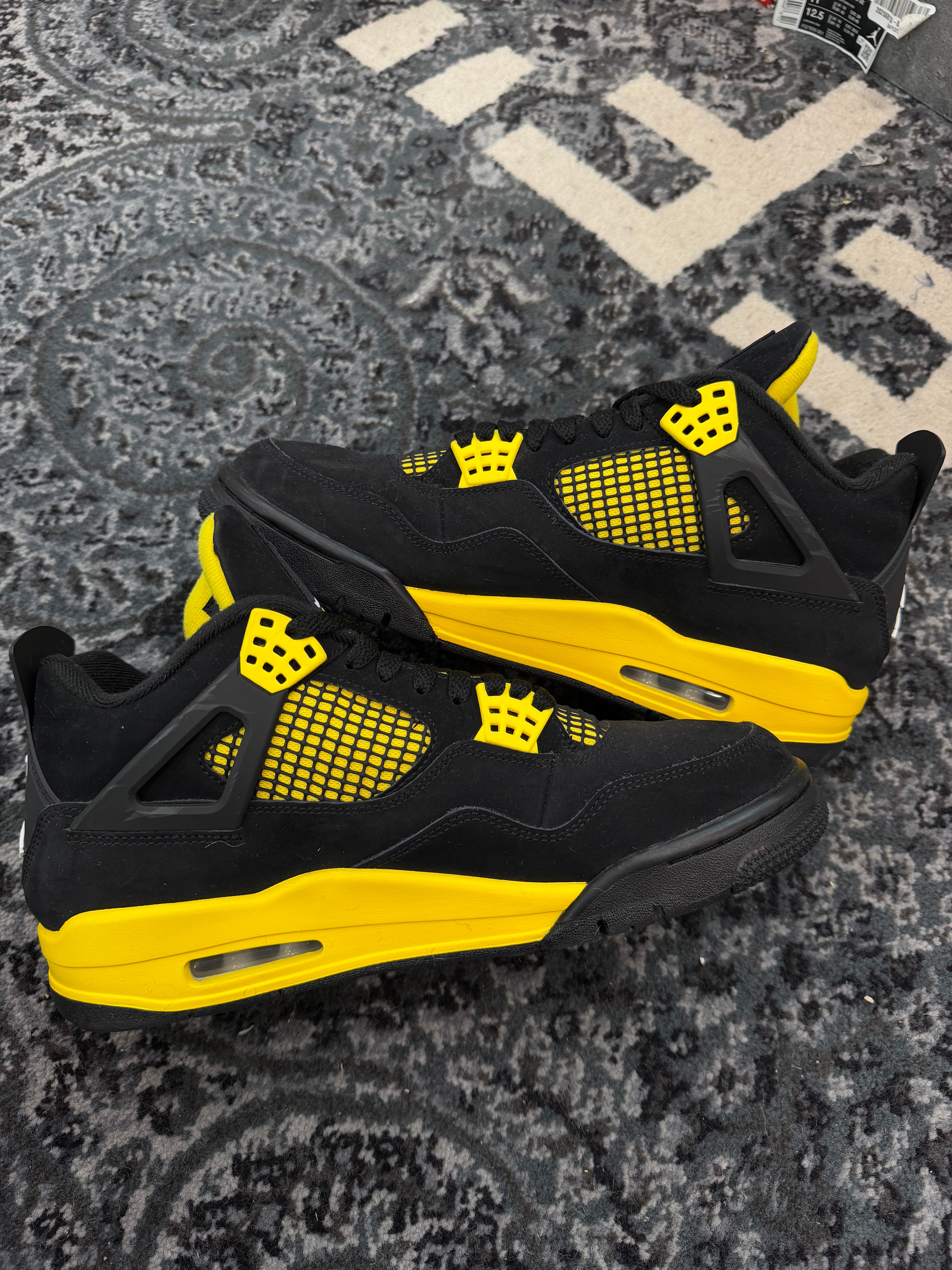 Jordan 4 “Thunder”