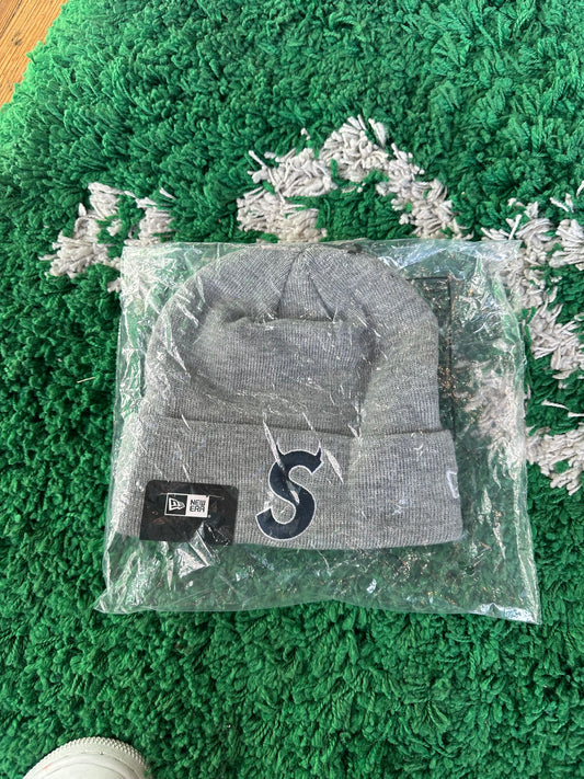 Supreme Beanie Heather Grey Horn S Logo