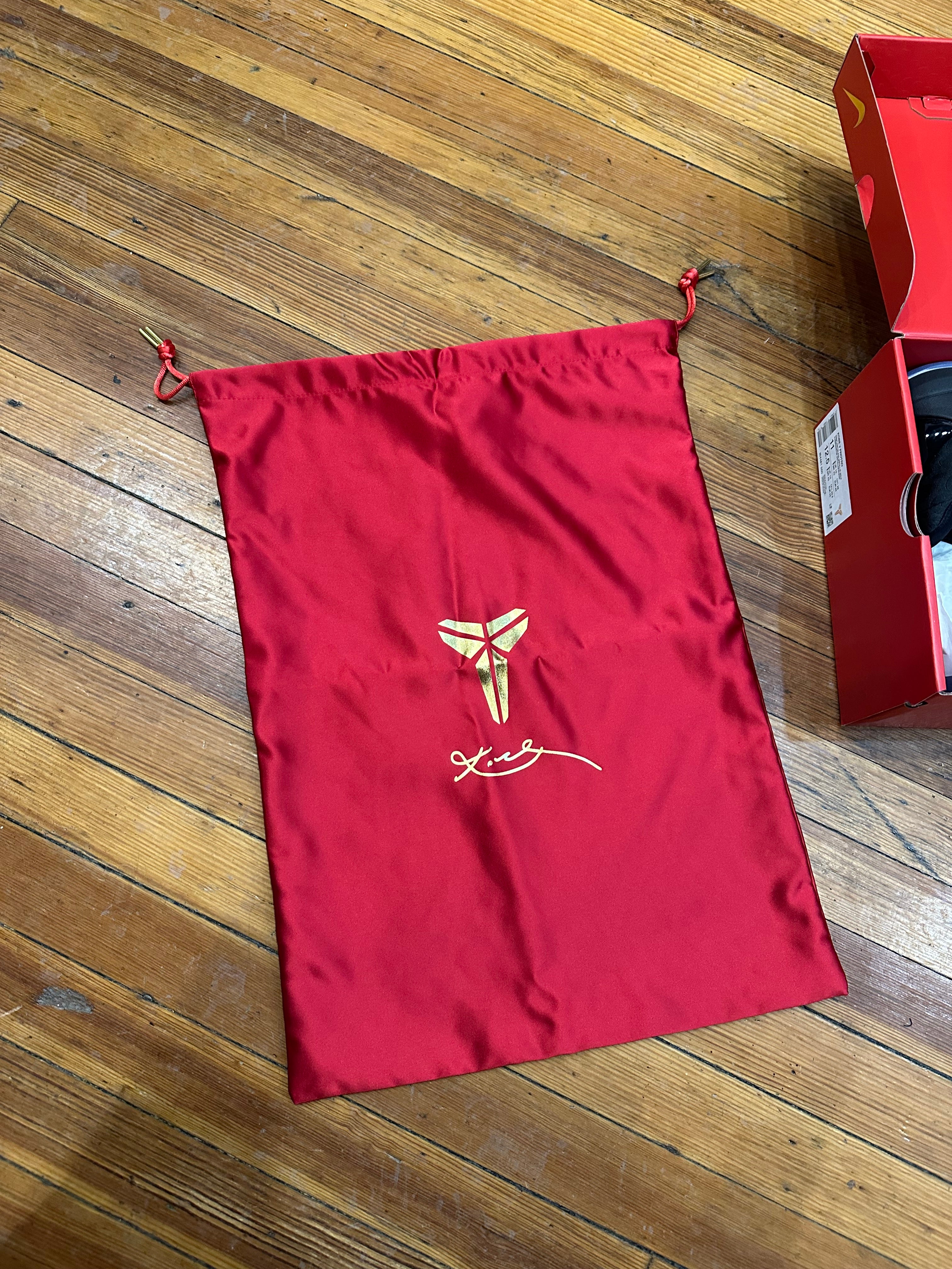 Kobe 5 Protro “Year of the Mamba Eggplant”