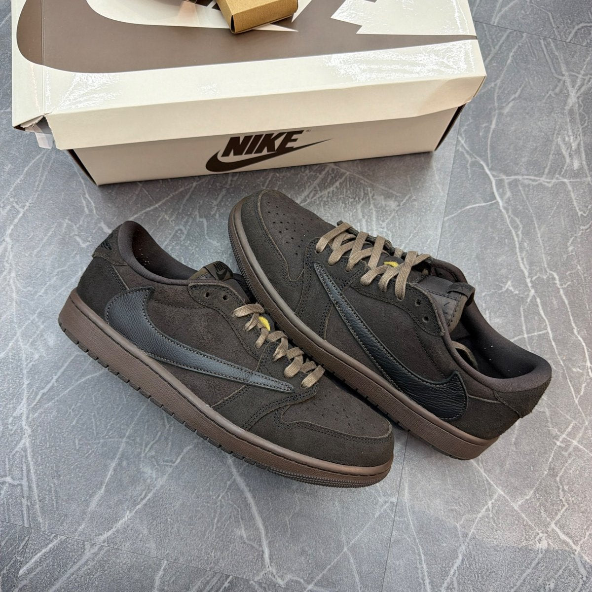 Jordan 1 Retro Low OG SP Travis Scott Velvet Brown (Size 10) (Lightly Worn)