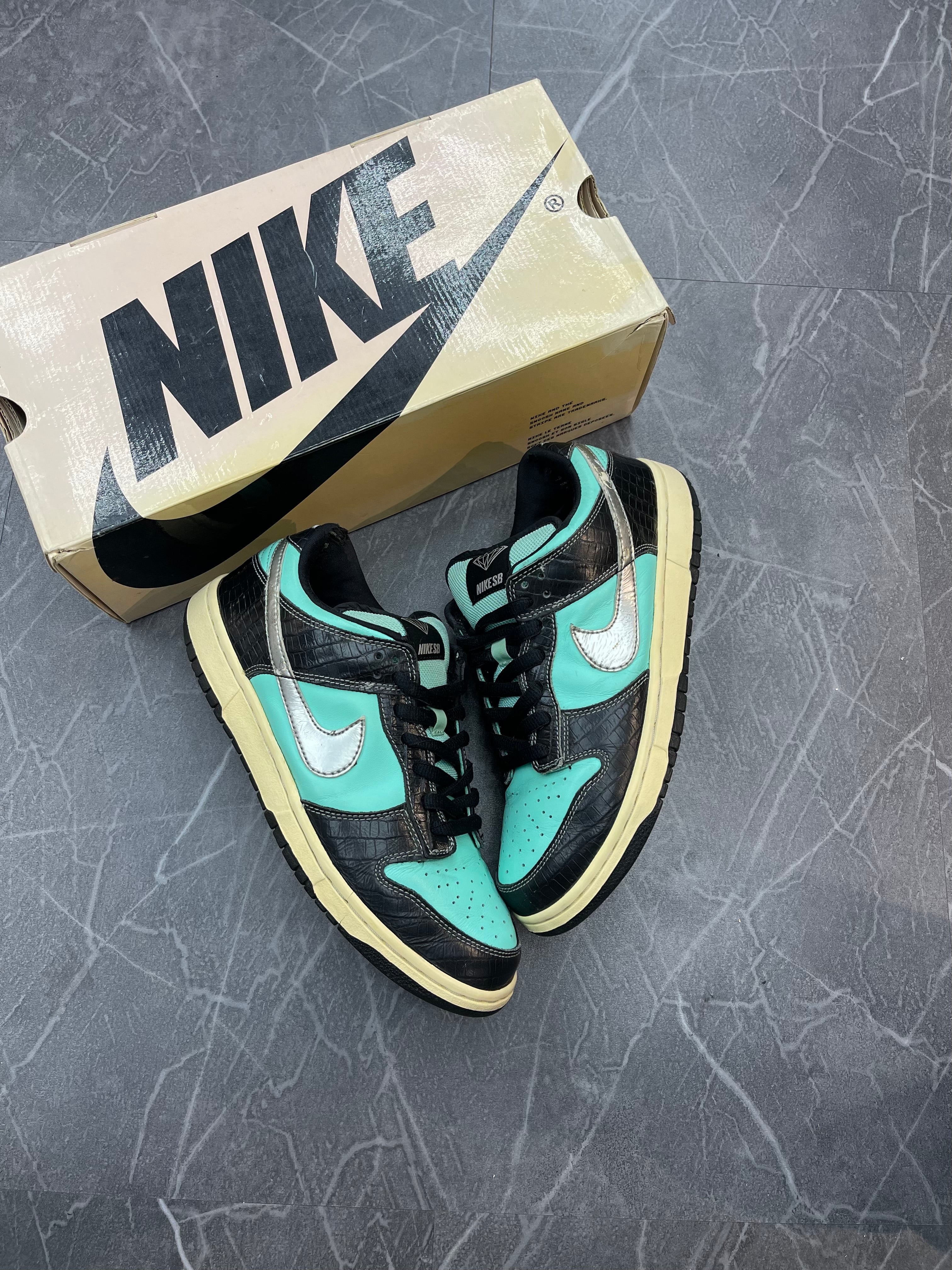 Nike Dunk Low SB “Diamond Supply Co.” (2005)