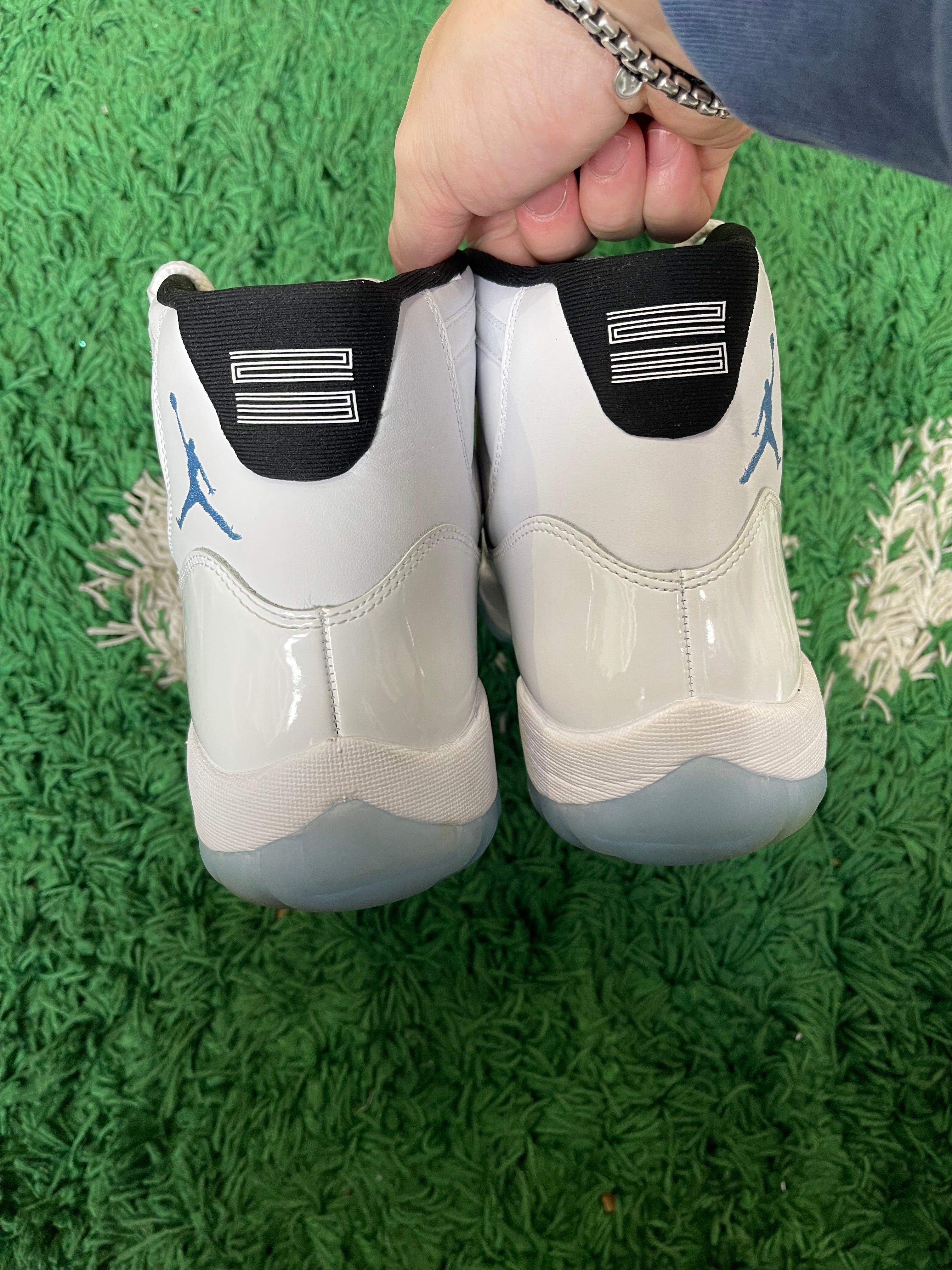 Jordan 11 “Legend Blue”