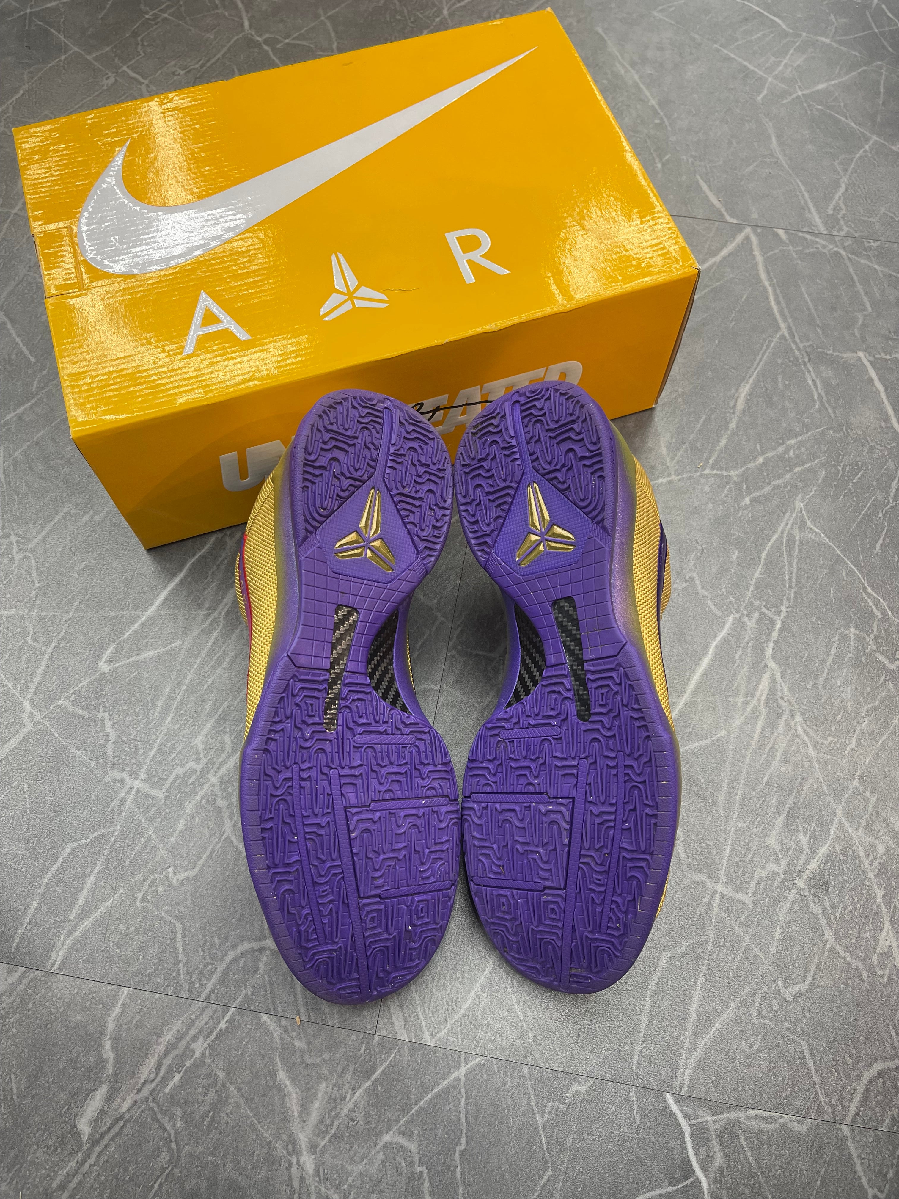 Kobe 5 Undefeated “Hall of Fame” (2021)