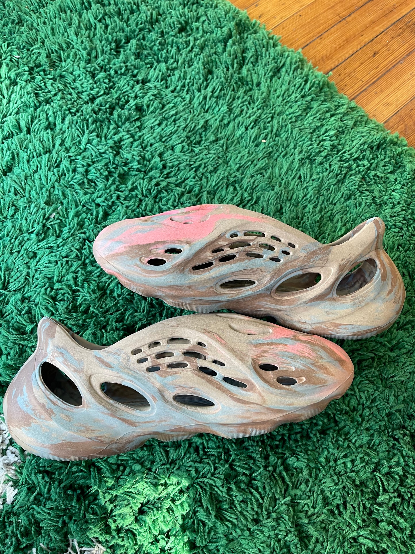 Yeezy Foam Runner “MX Sand Grey”