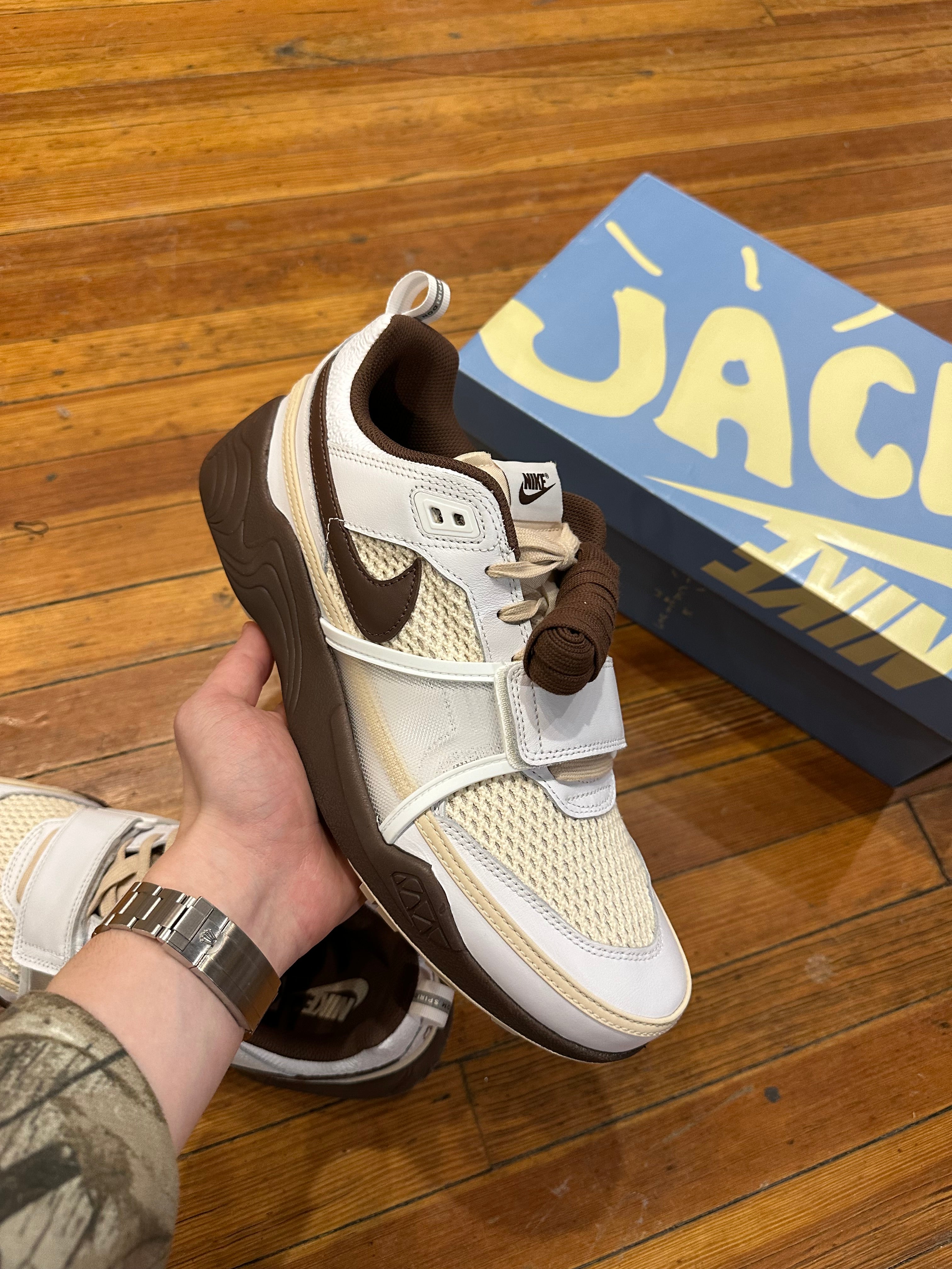 Travis Scott X Nike Zoom Field Jaxx “Light Chocolate”