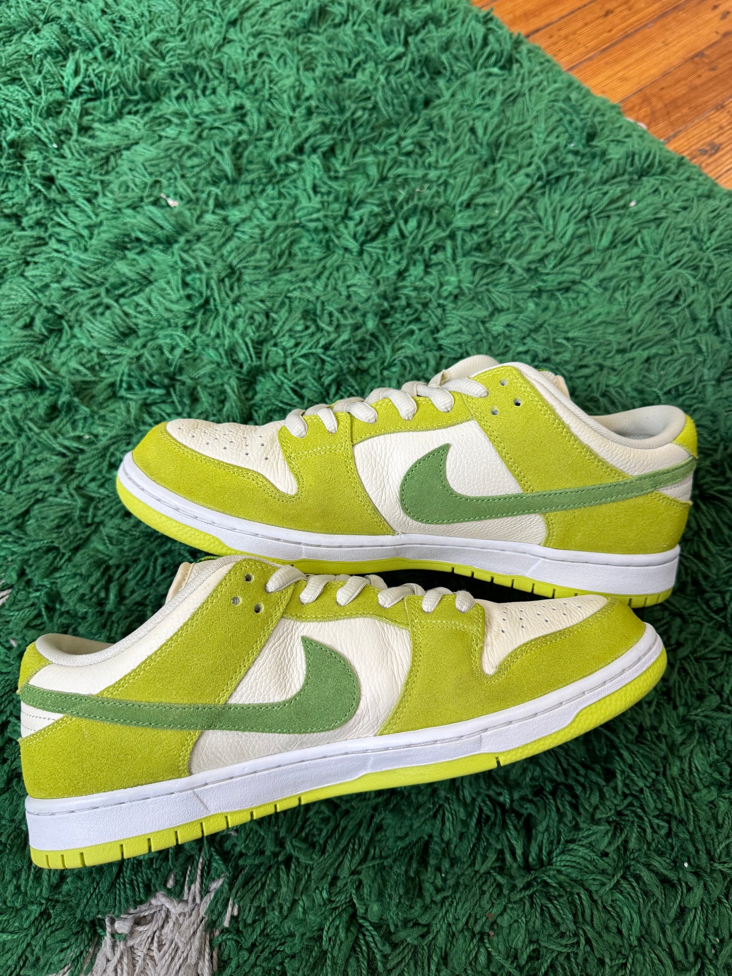 Nike Dunk Low SB “Green Apple”