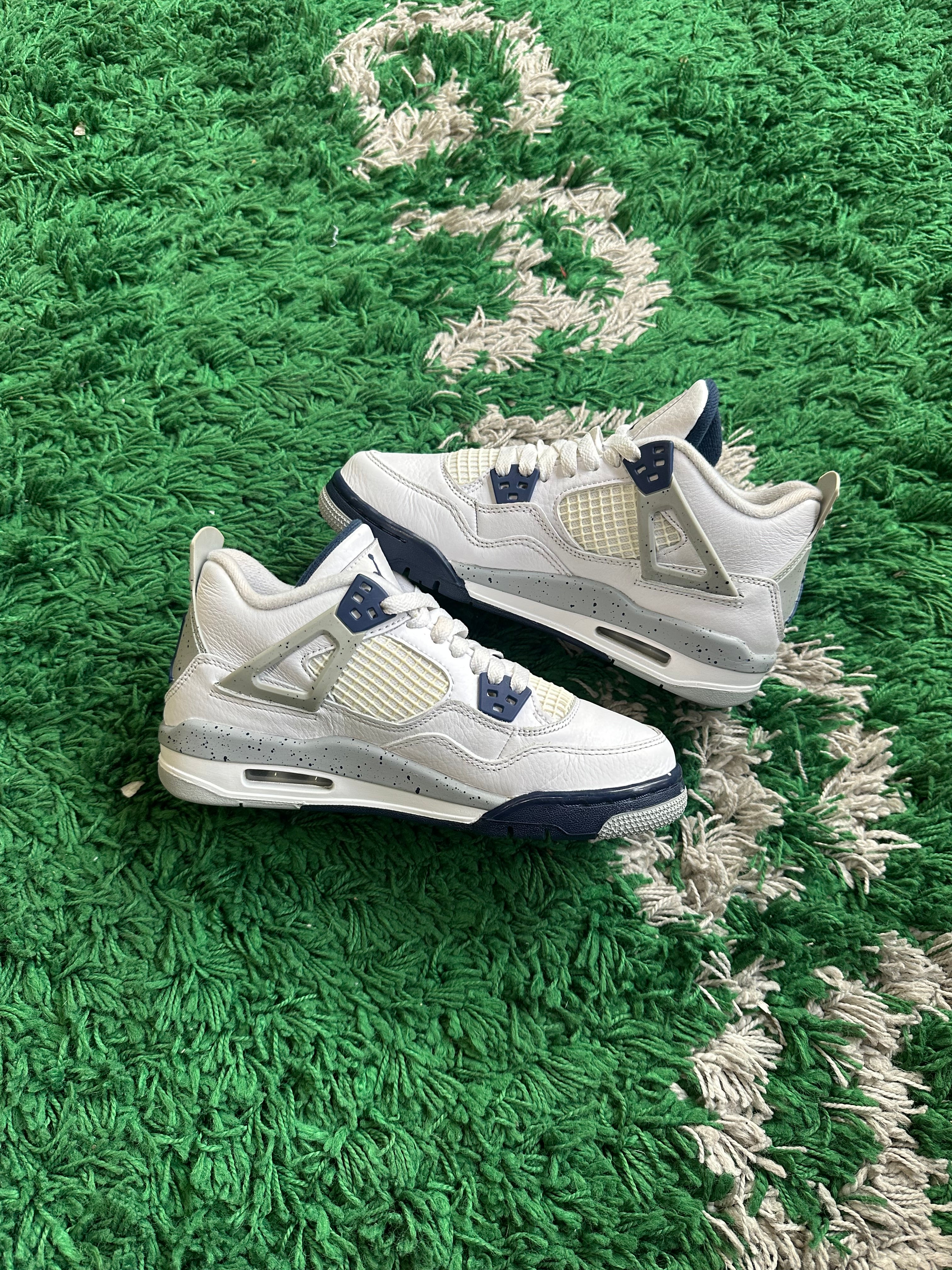 Jordan 4 “Midnight Navy”