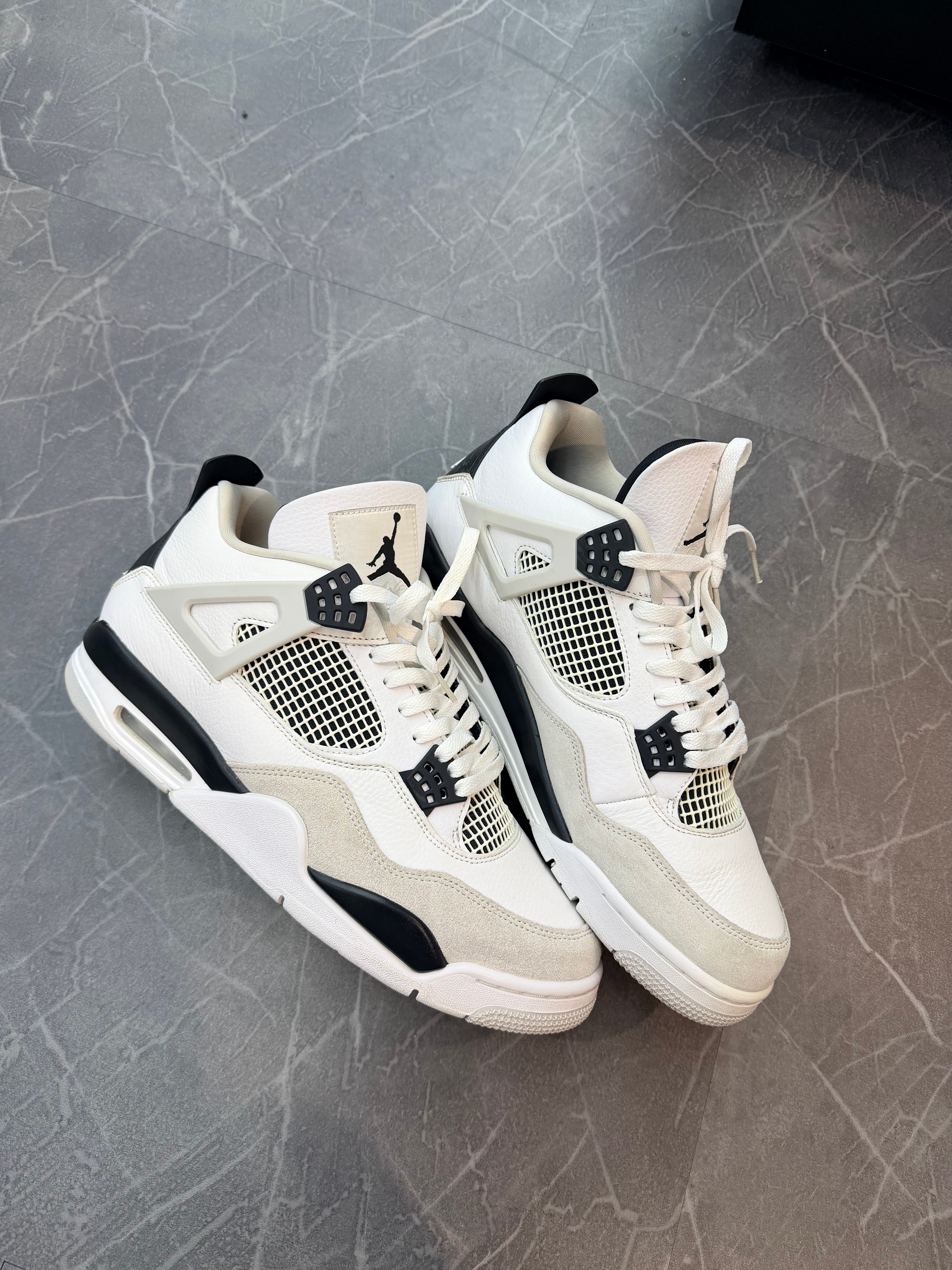 Jordan 4 “Military Black”