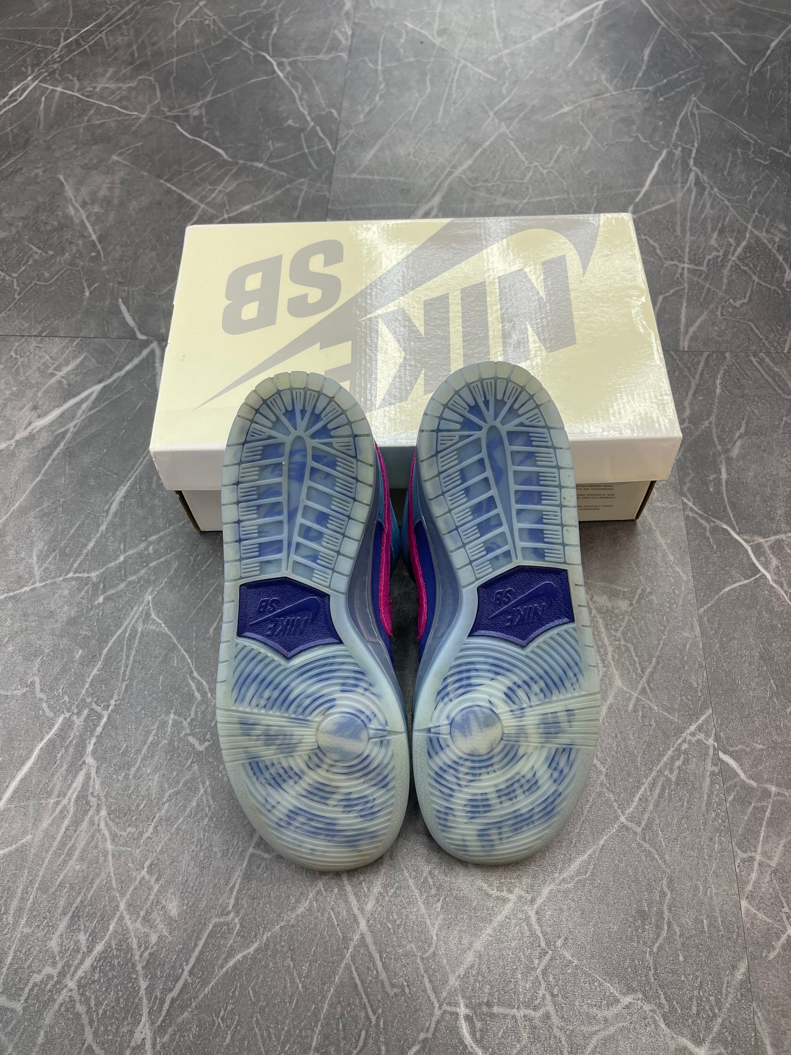Nike SB Dunk Low “Run The Jewels”
