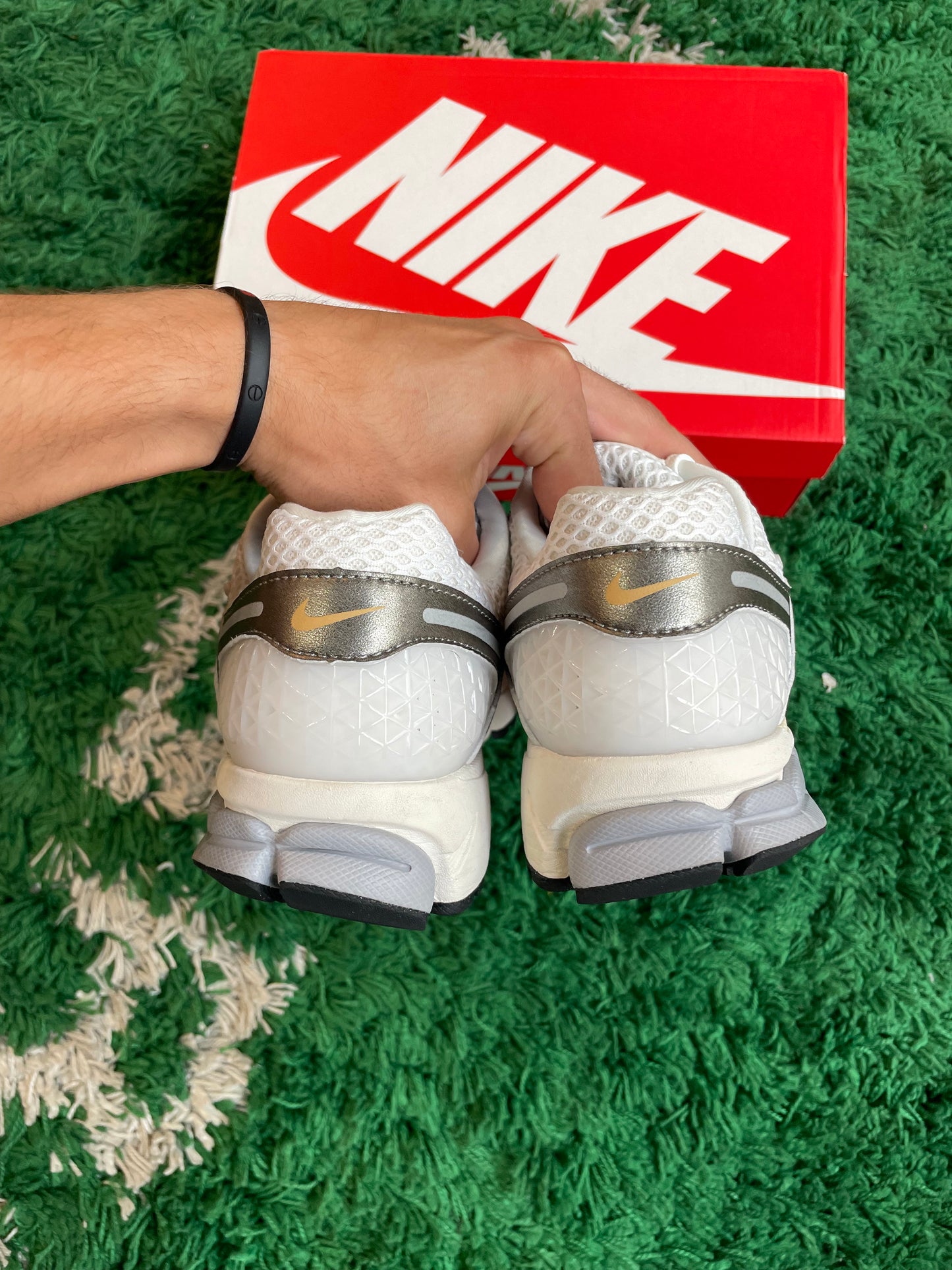 Nike Vomero “Platinum Tint”