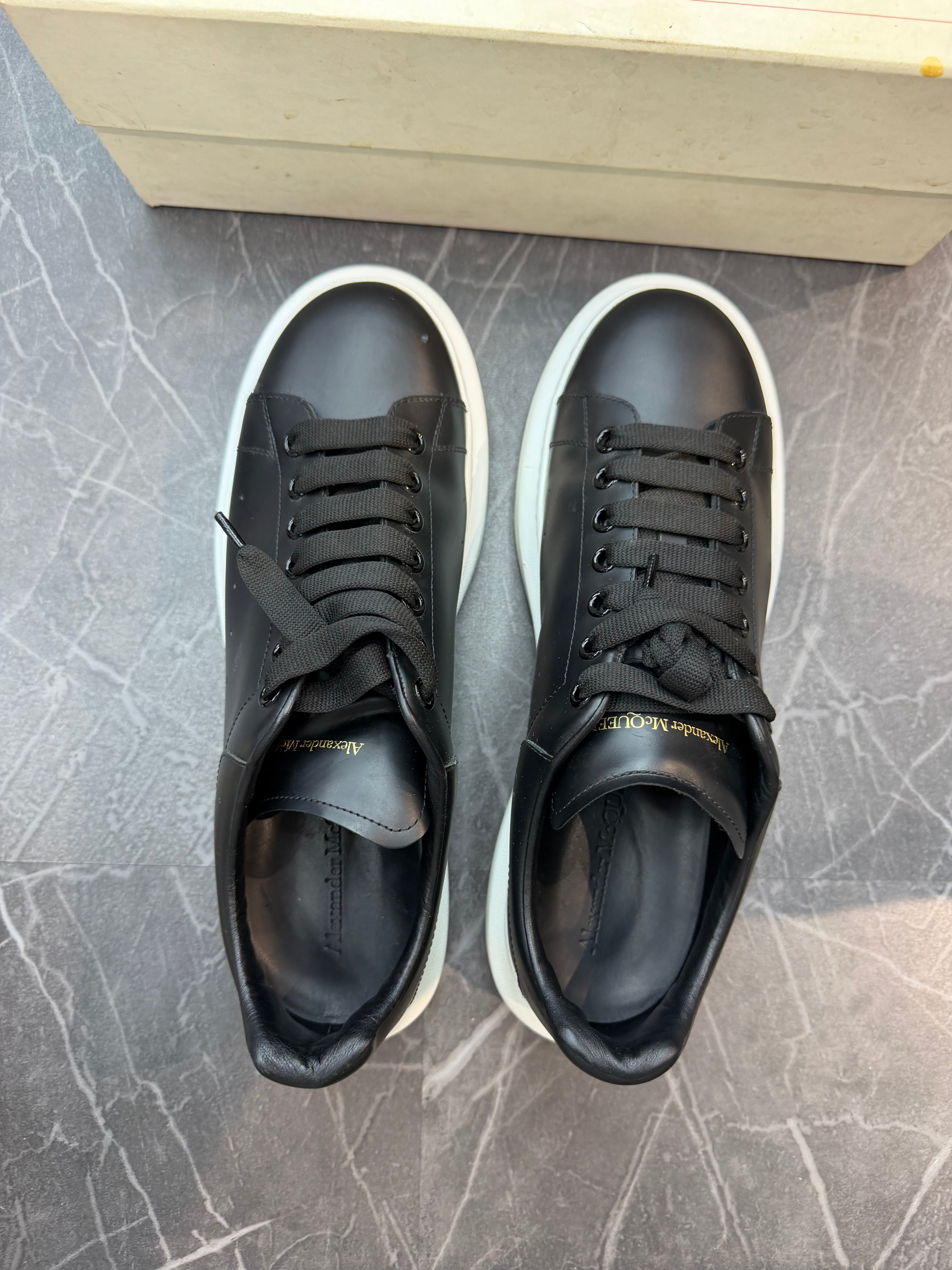 Alexander Mcqueen Low “Black White”