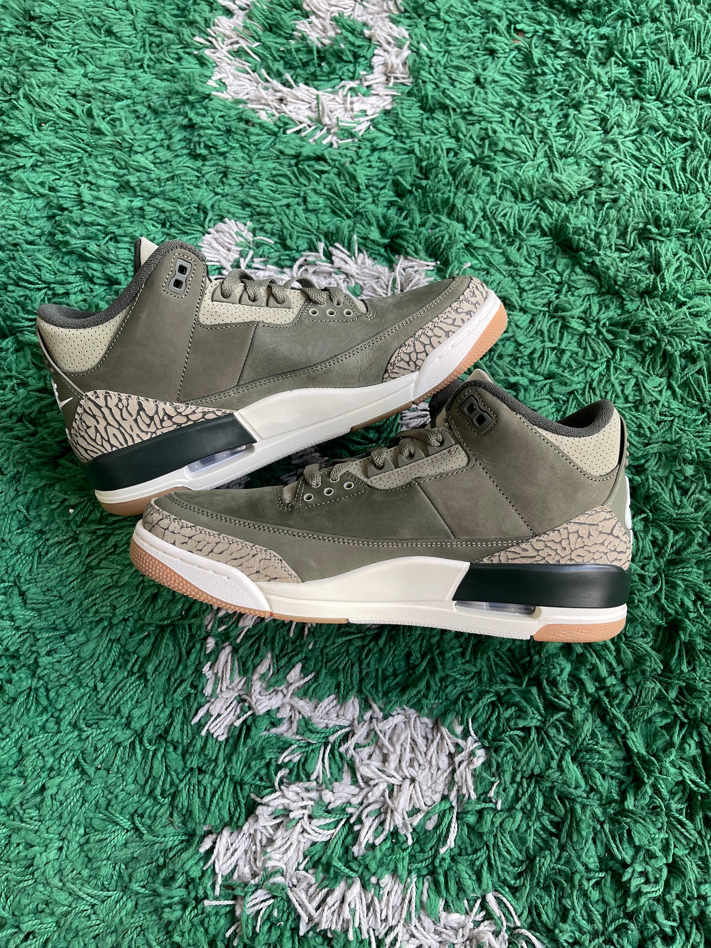 Jordan 3 “Family Affair”