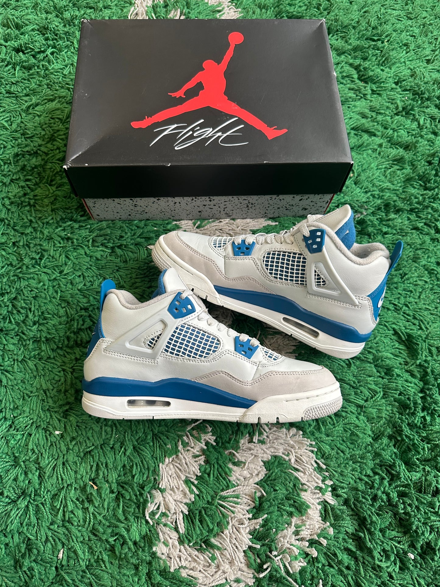 Jordan 4 “Military Blue”