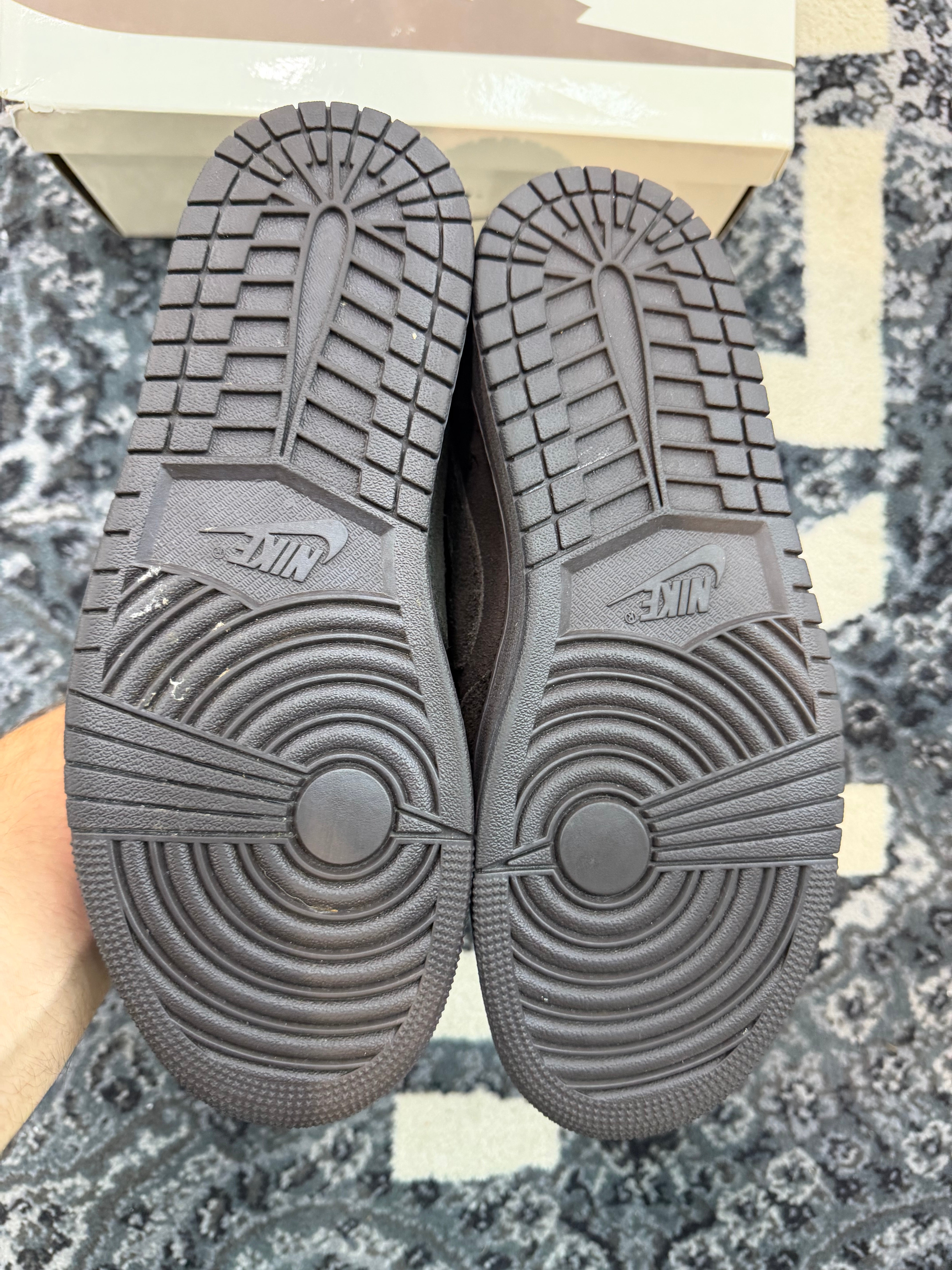 Jordan 1 Low Travis Scott “Velvet Brown”