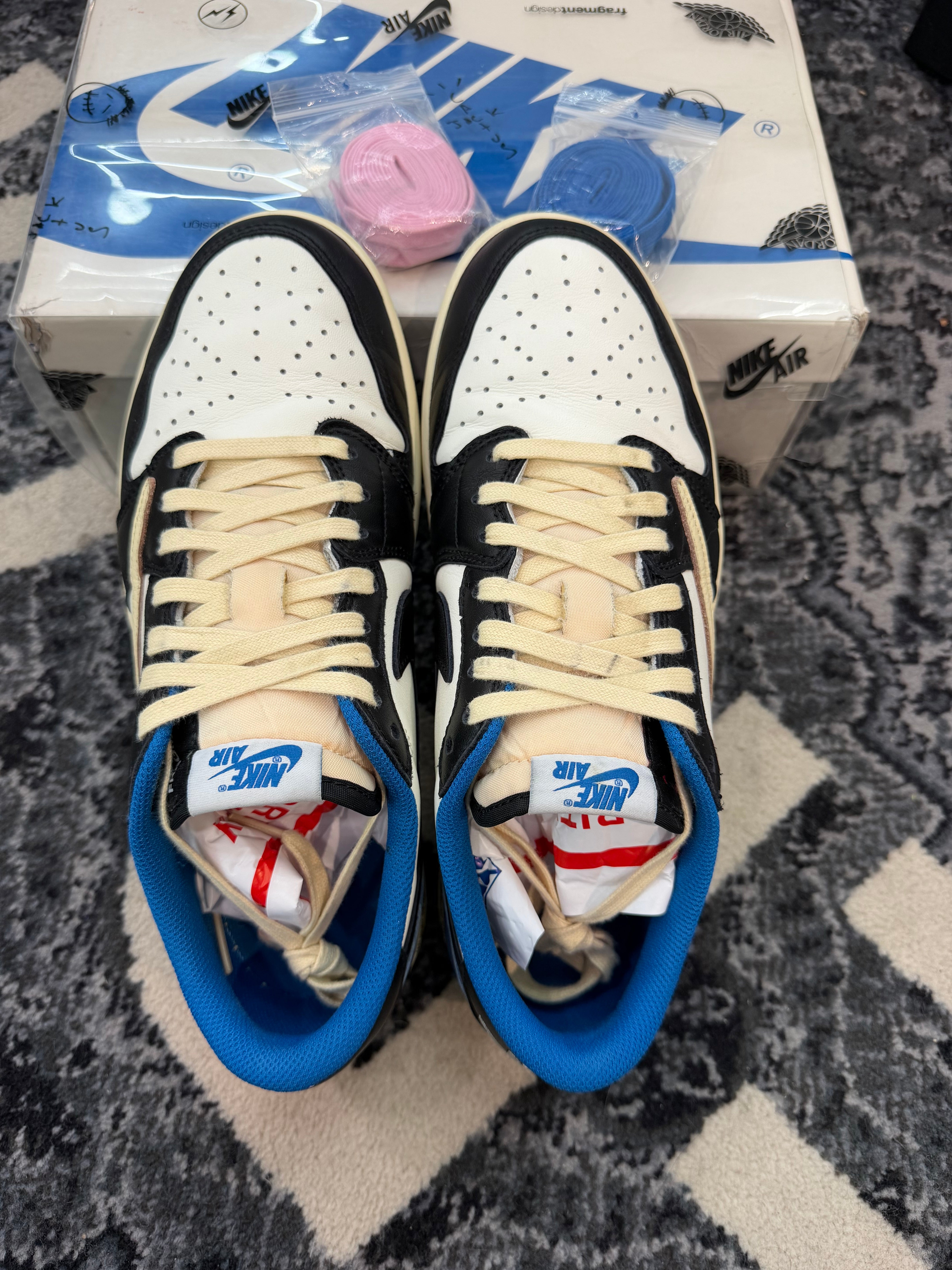 Jordan 1 Low x Travis Scott “Fragment”