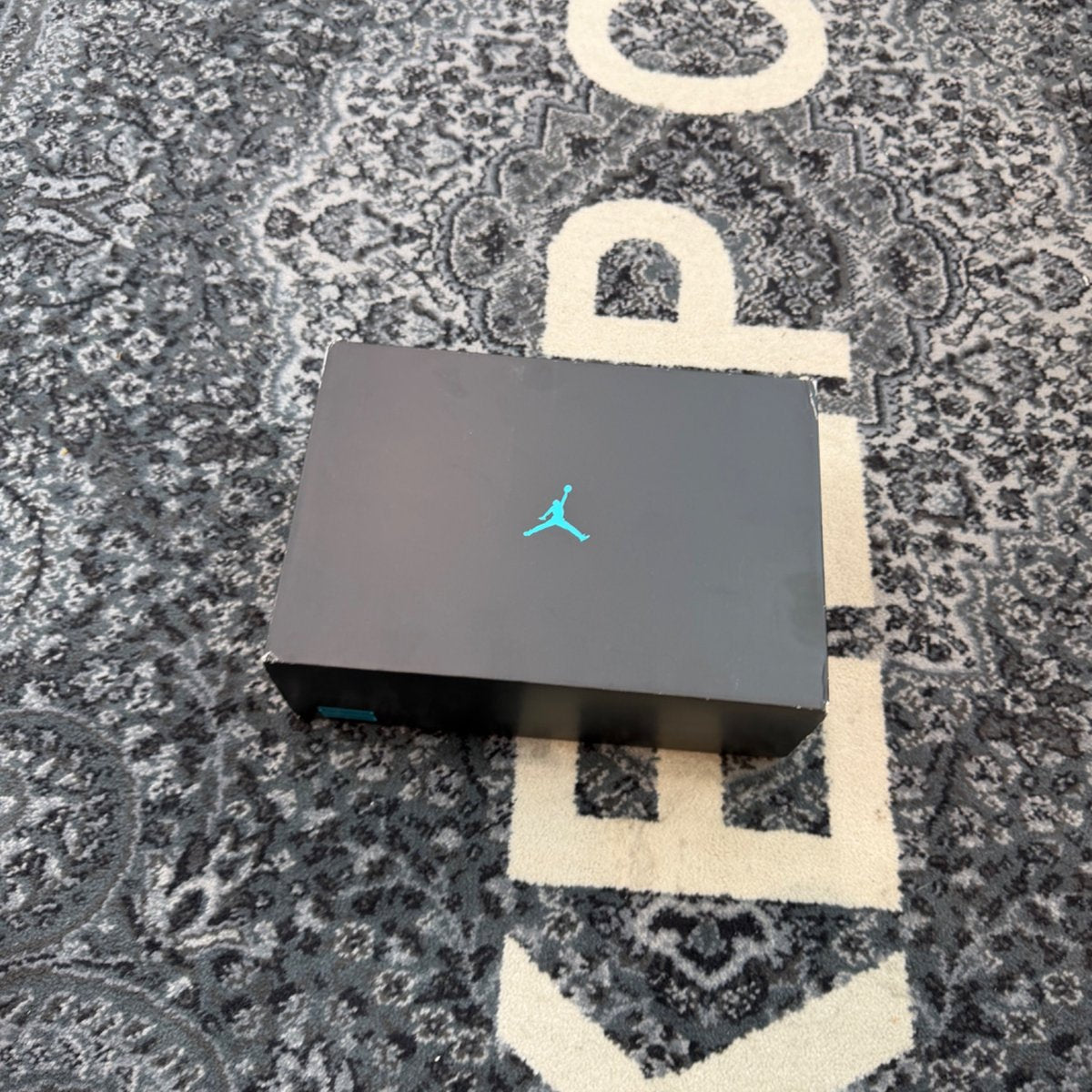 Jordan 11 Retro Gamma Blue (2025) - box