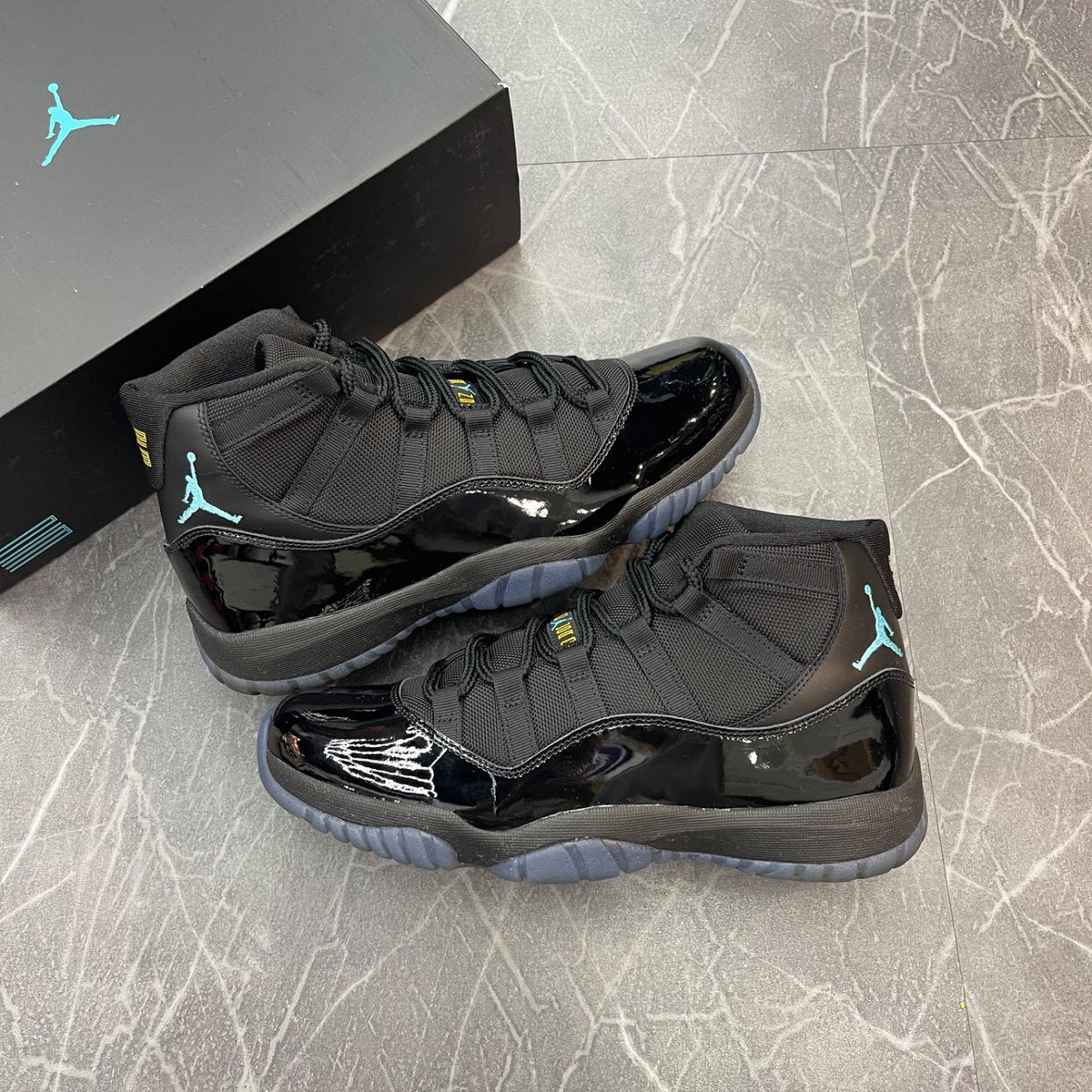 Jordan 11 Retro Gamma Blue (2025) (Size 10) (Moderately Worn)