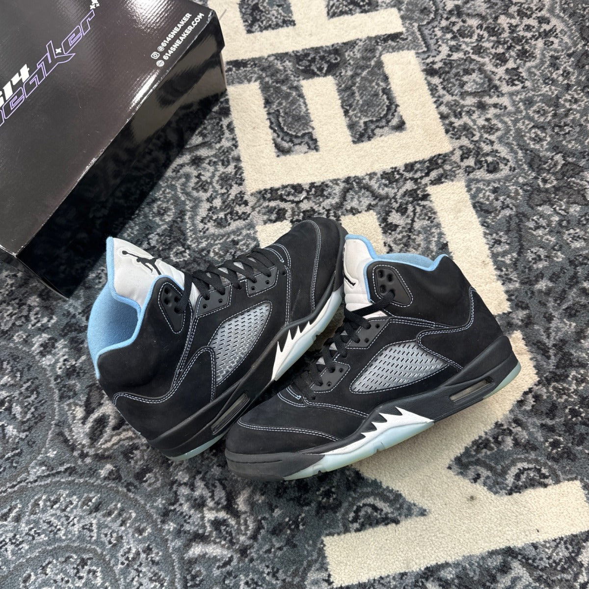 Jordan 5 Retro Black University Blue (2026) - Image 1