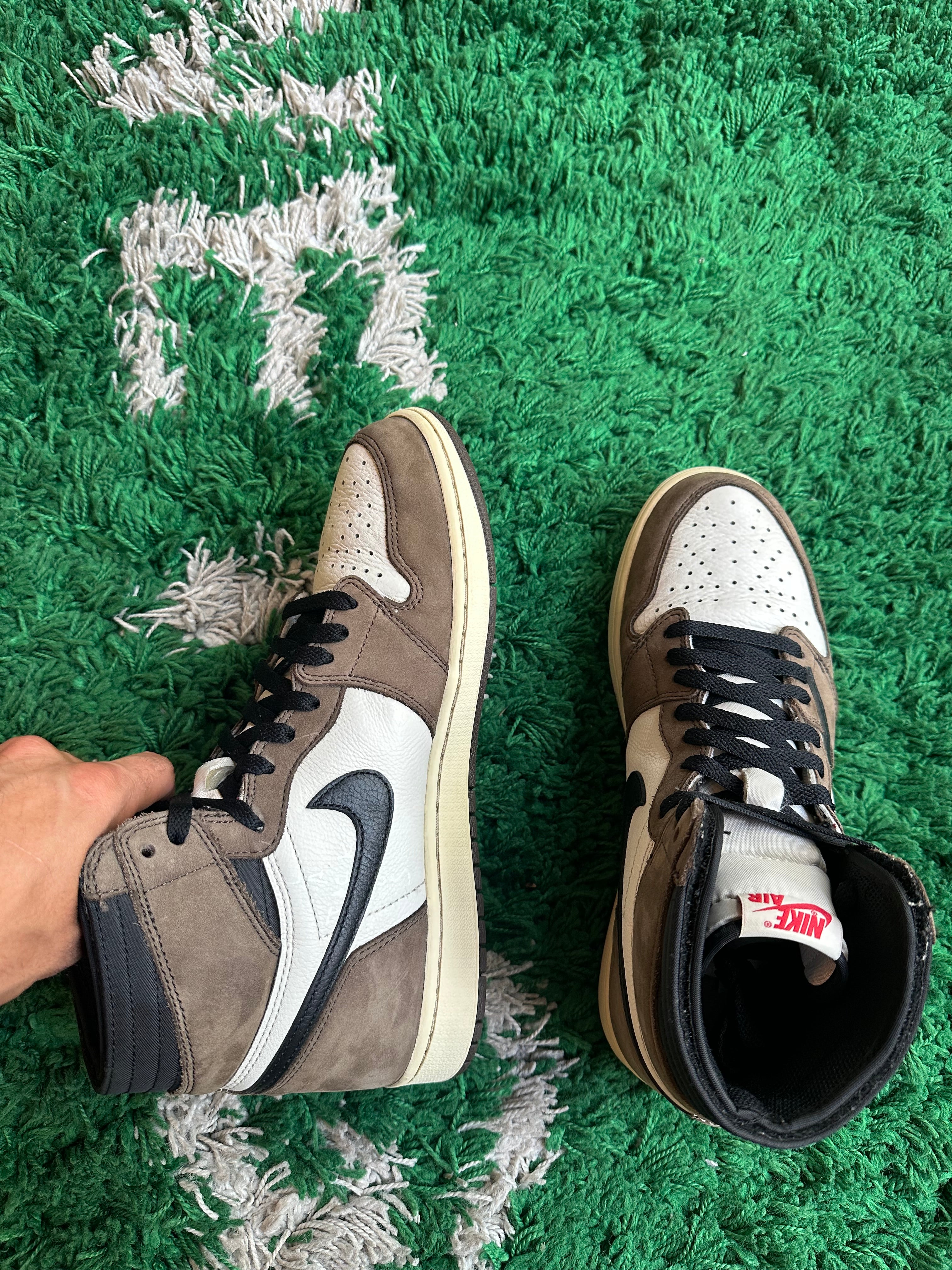 Jordan 1 High Travis Scott “Mocha”