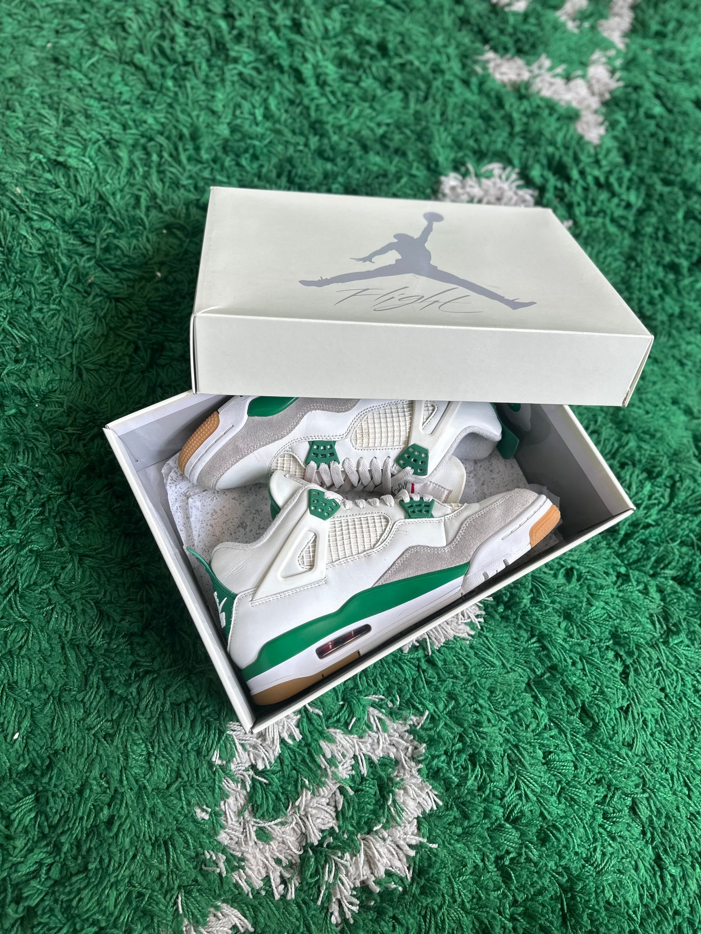 Jordan 4 SB “Pine Green”