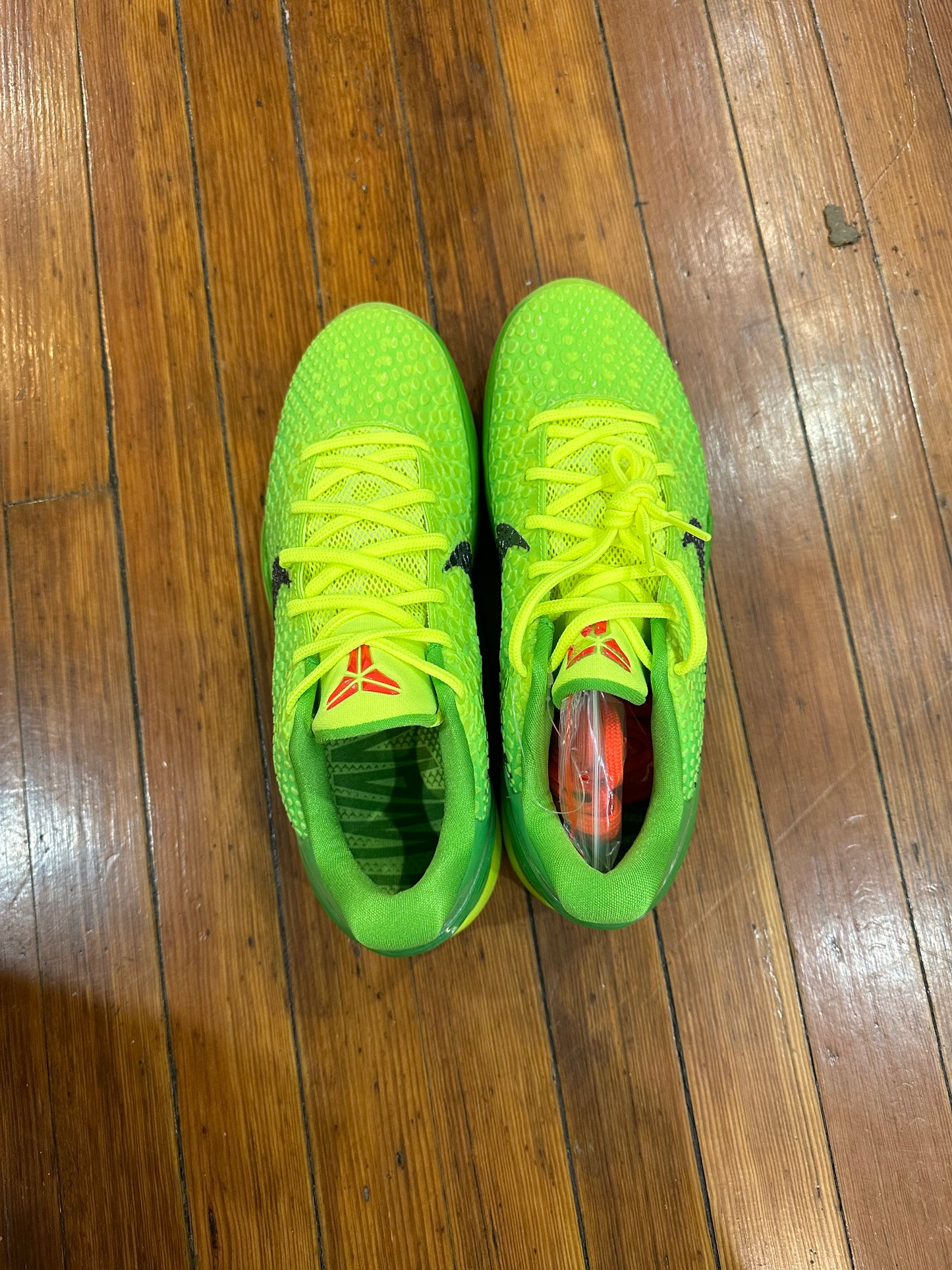 Kobe 6 Protro “Grinch”