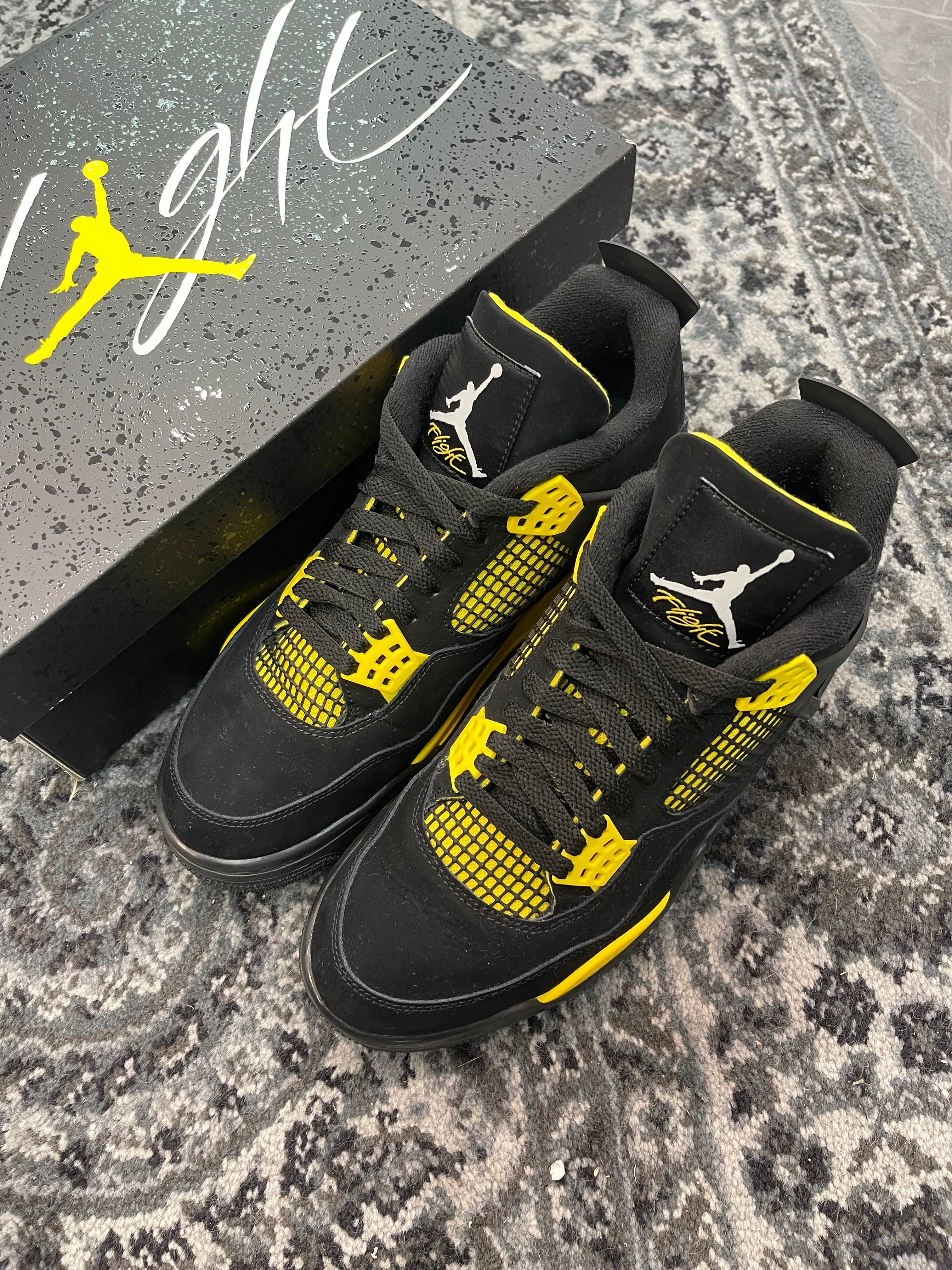 Jordan 4 “Thunder”
