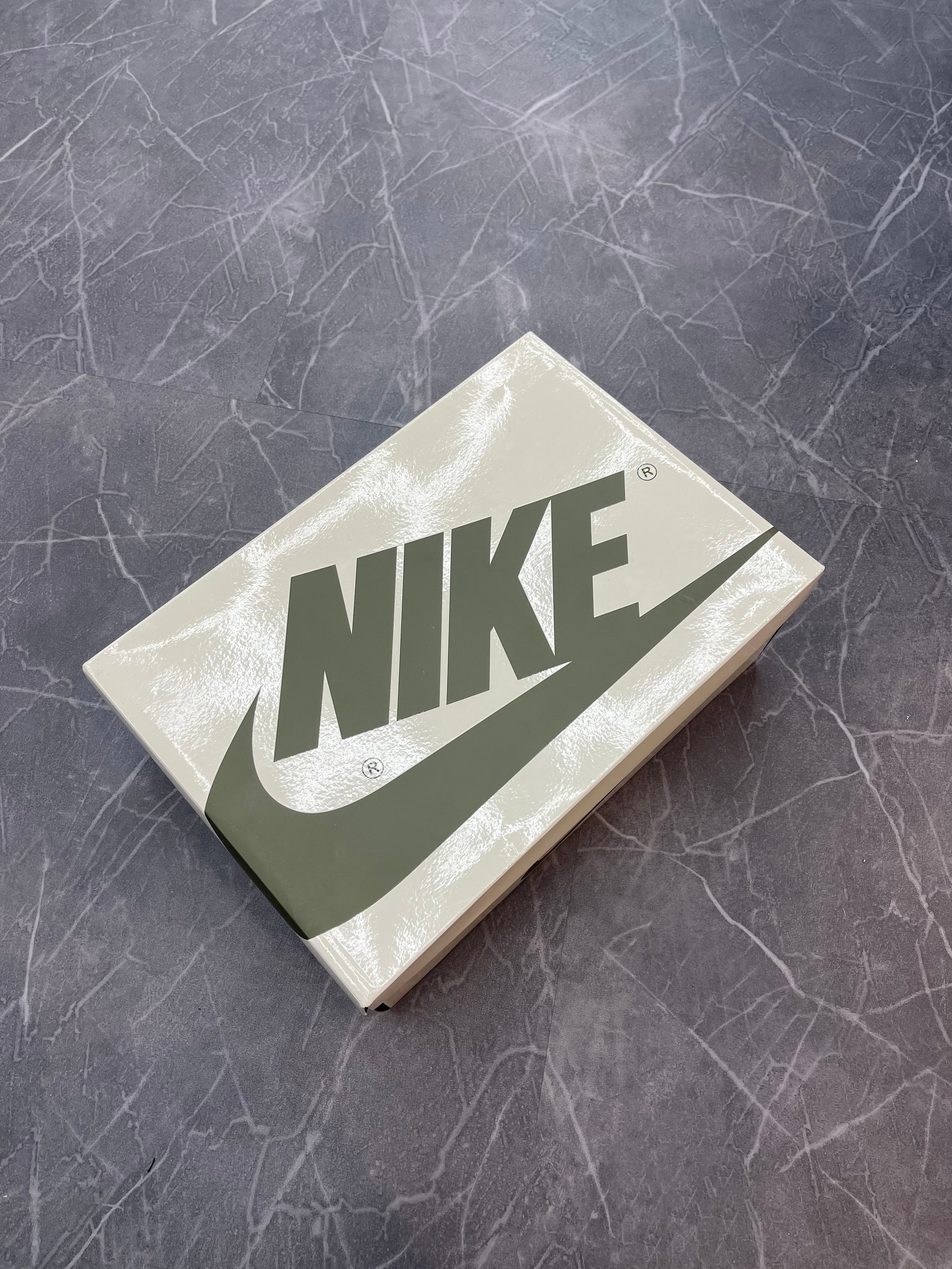 Travis Scott Jordan 1 Low “Olive”