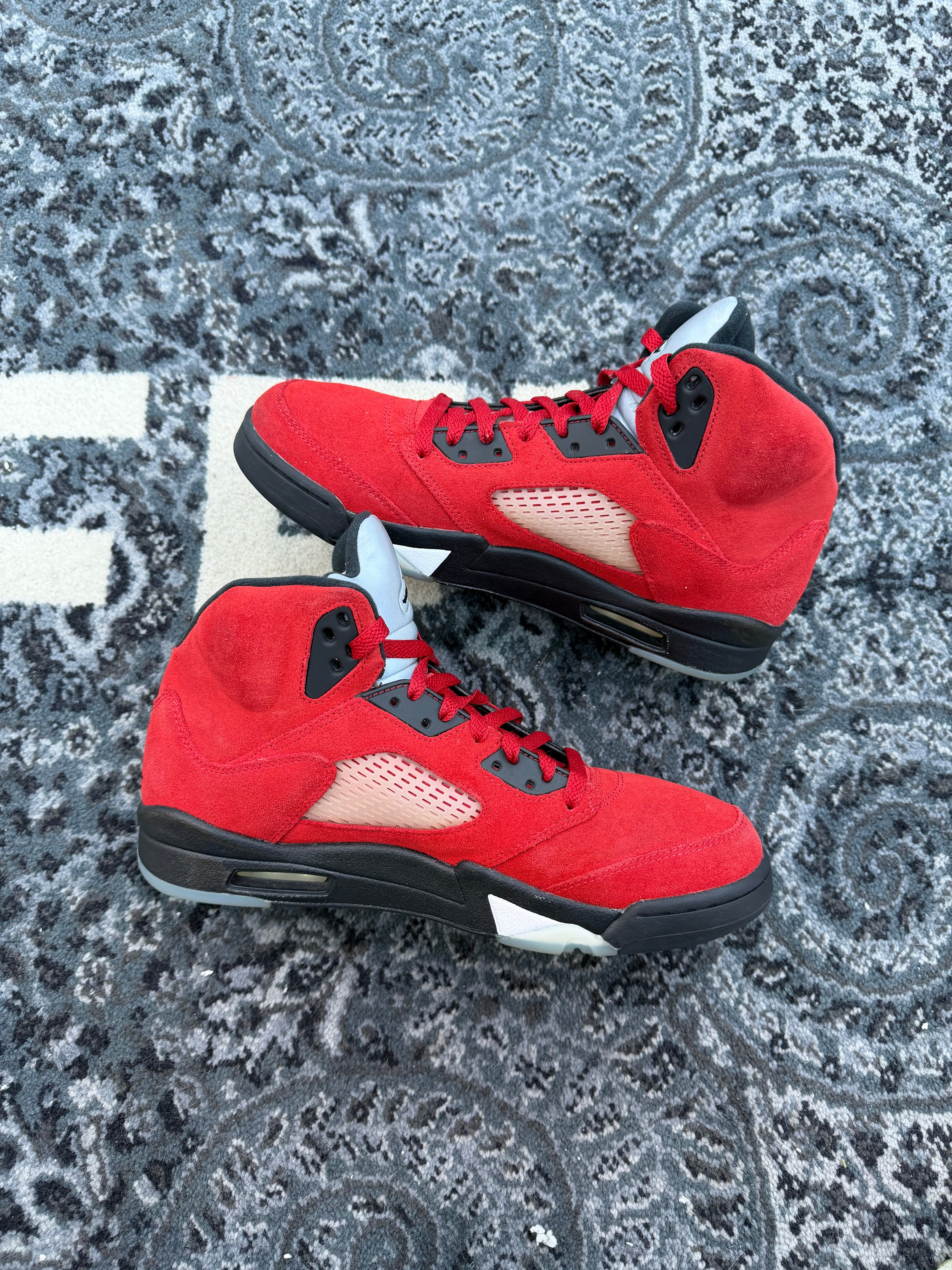 Jordan 5 “Raging Bull”