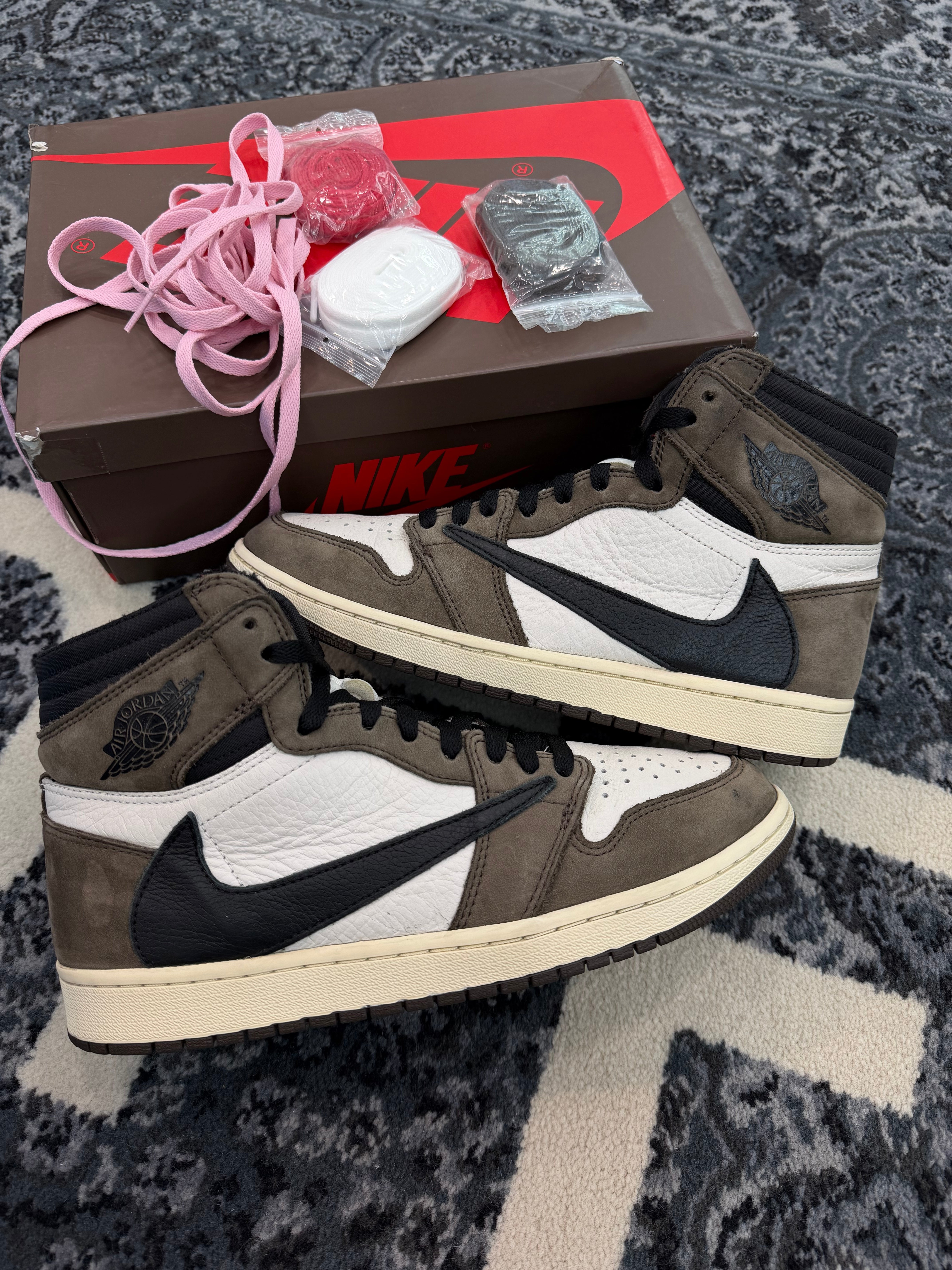 Jordan 1 High x Travis Scott “Mocha”