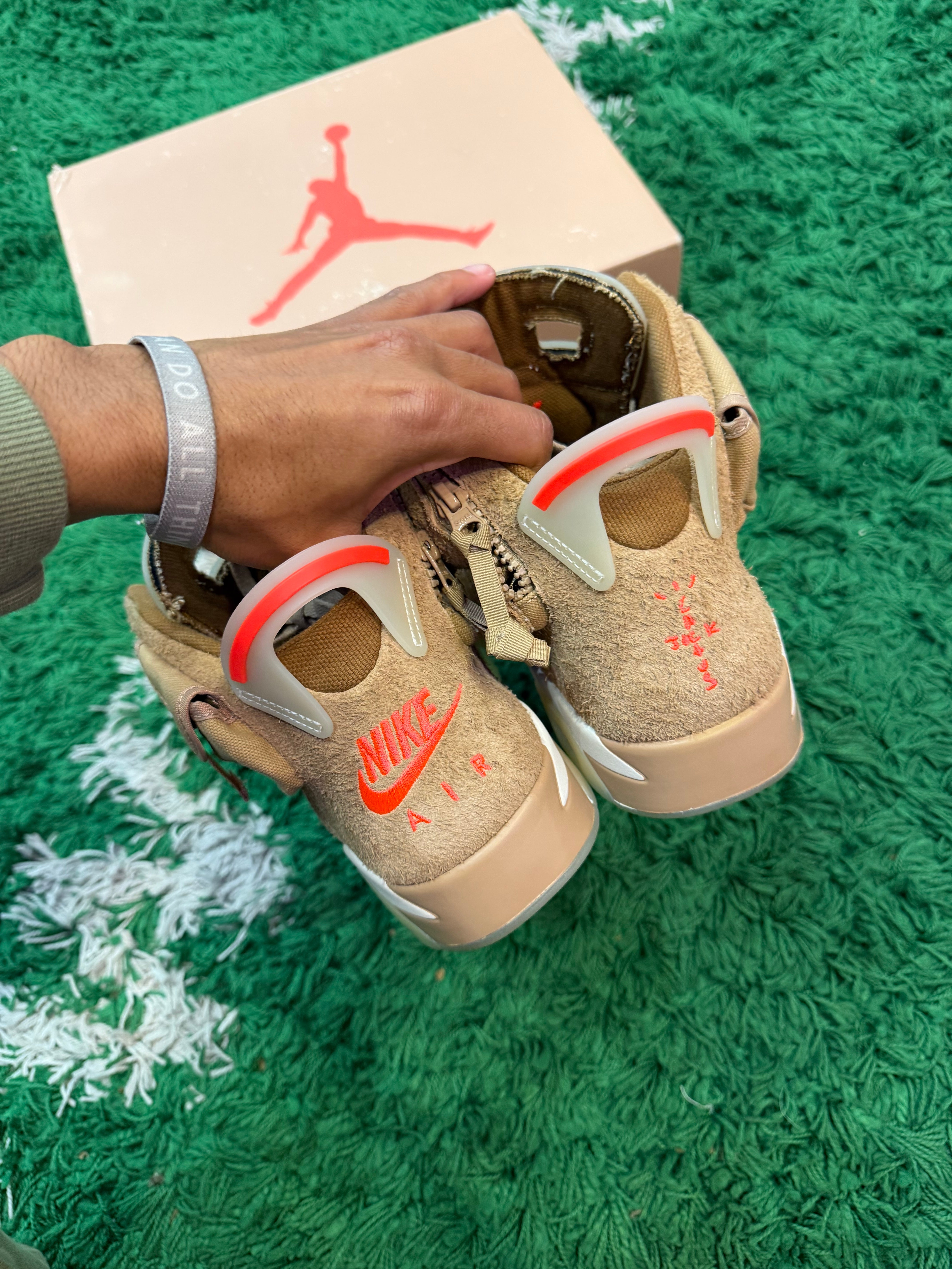 Jordan 6 x Travis Scott “British Khaki”