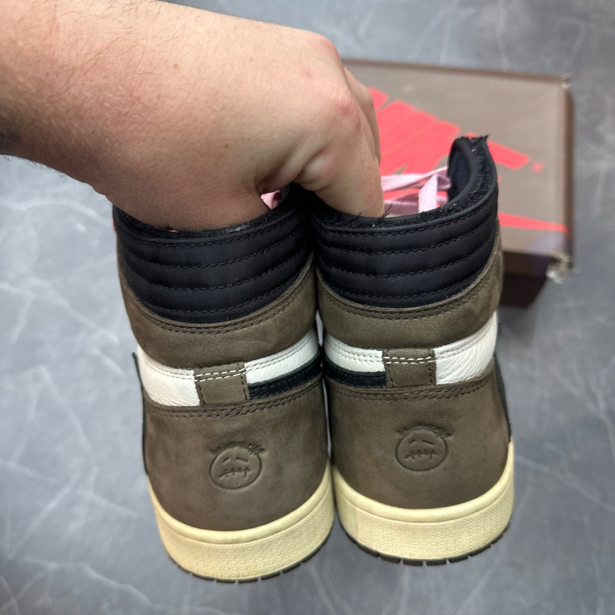 Jordan 1 Retro High OG SP Travis Scott Mocha - Image 2