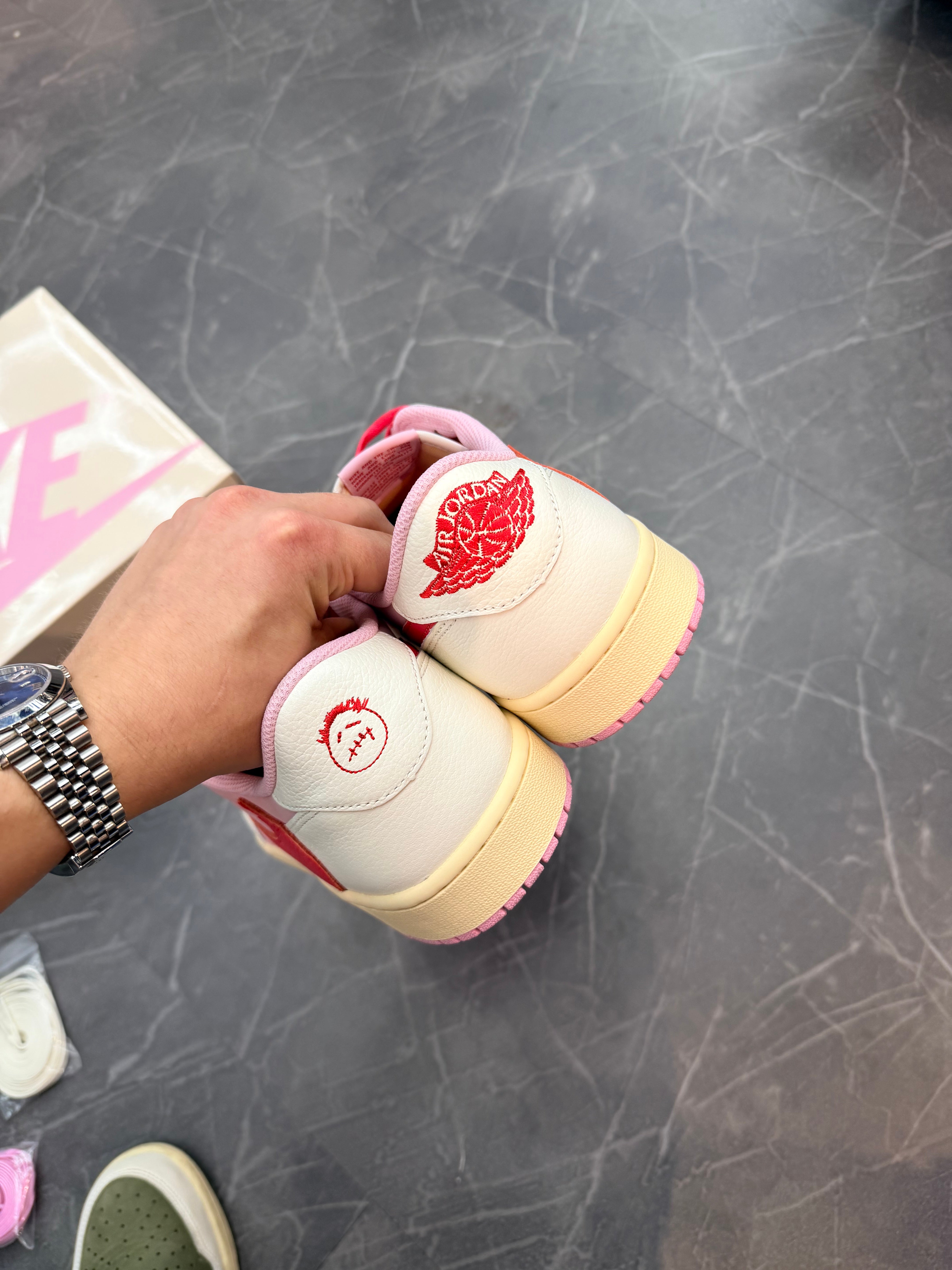 Travis Scott Jordan 1 Low “Tropical Pink”