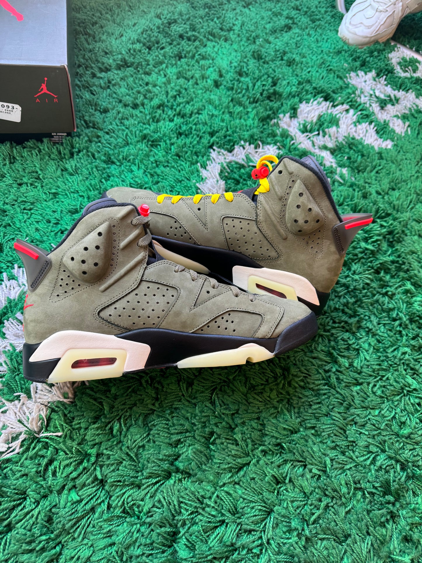 Jordan 6 Travis Scott “Olive”