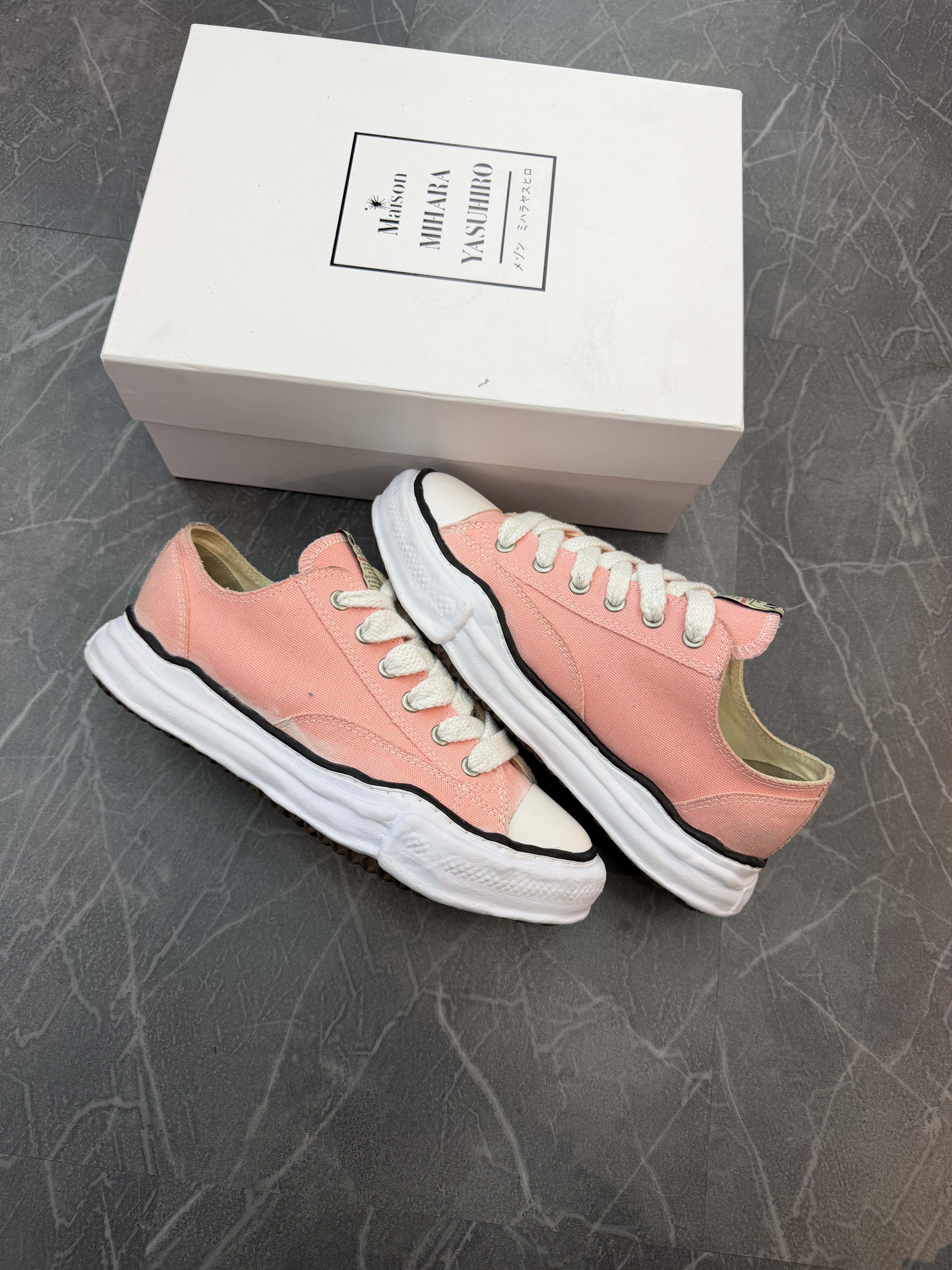 Maison Mihara Canvas Low “Pink”