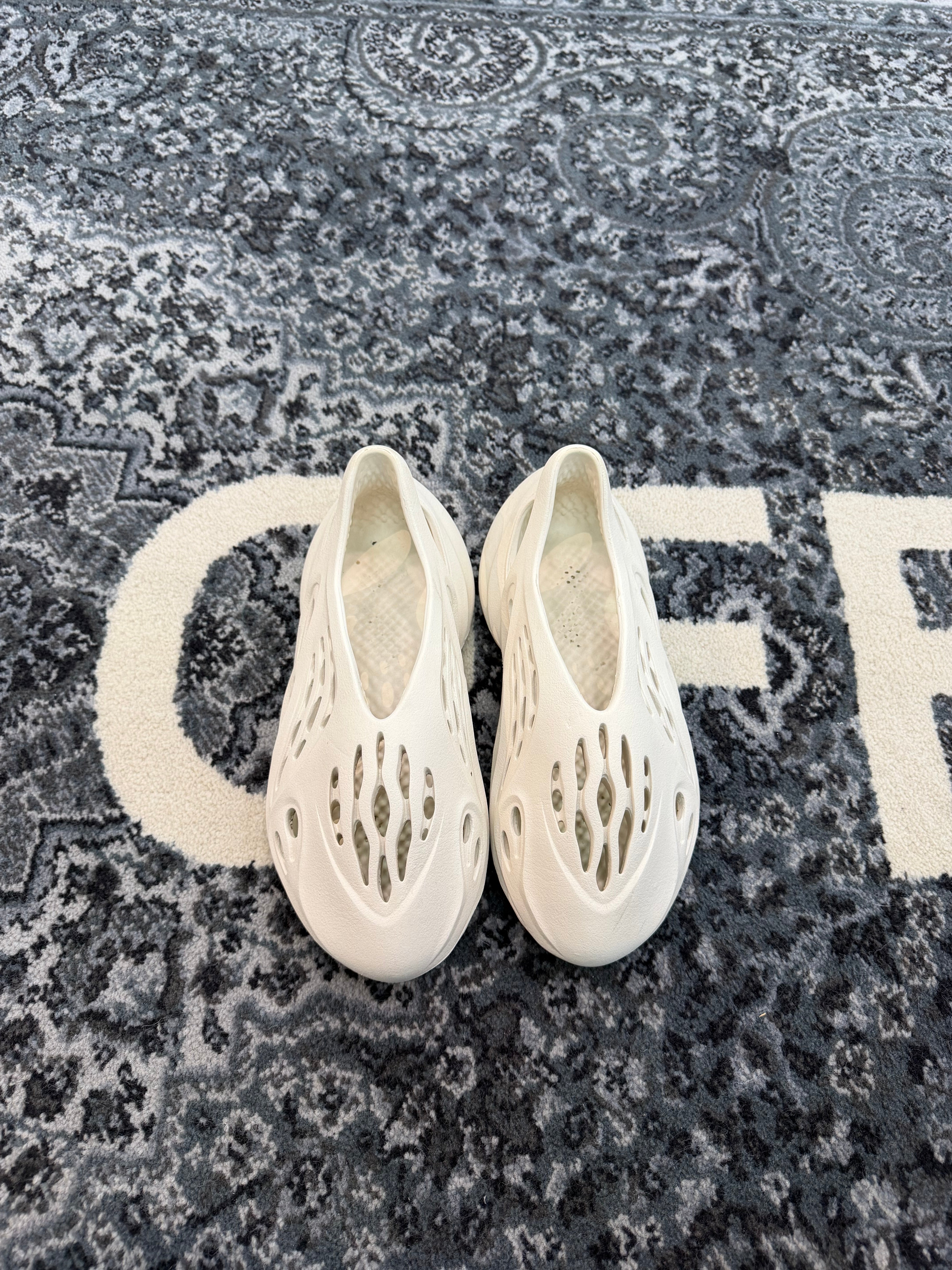Yeezy Foam Runner “Sand”