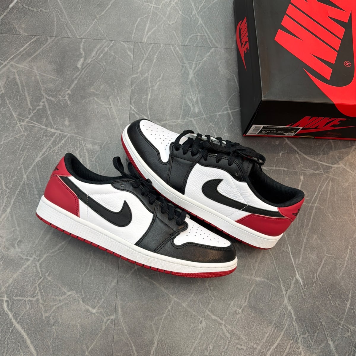 Jordan 1 Retro Low OG Black Toe (2023) (Size 10.5) (Lightly Worn)