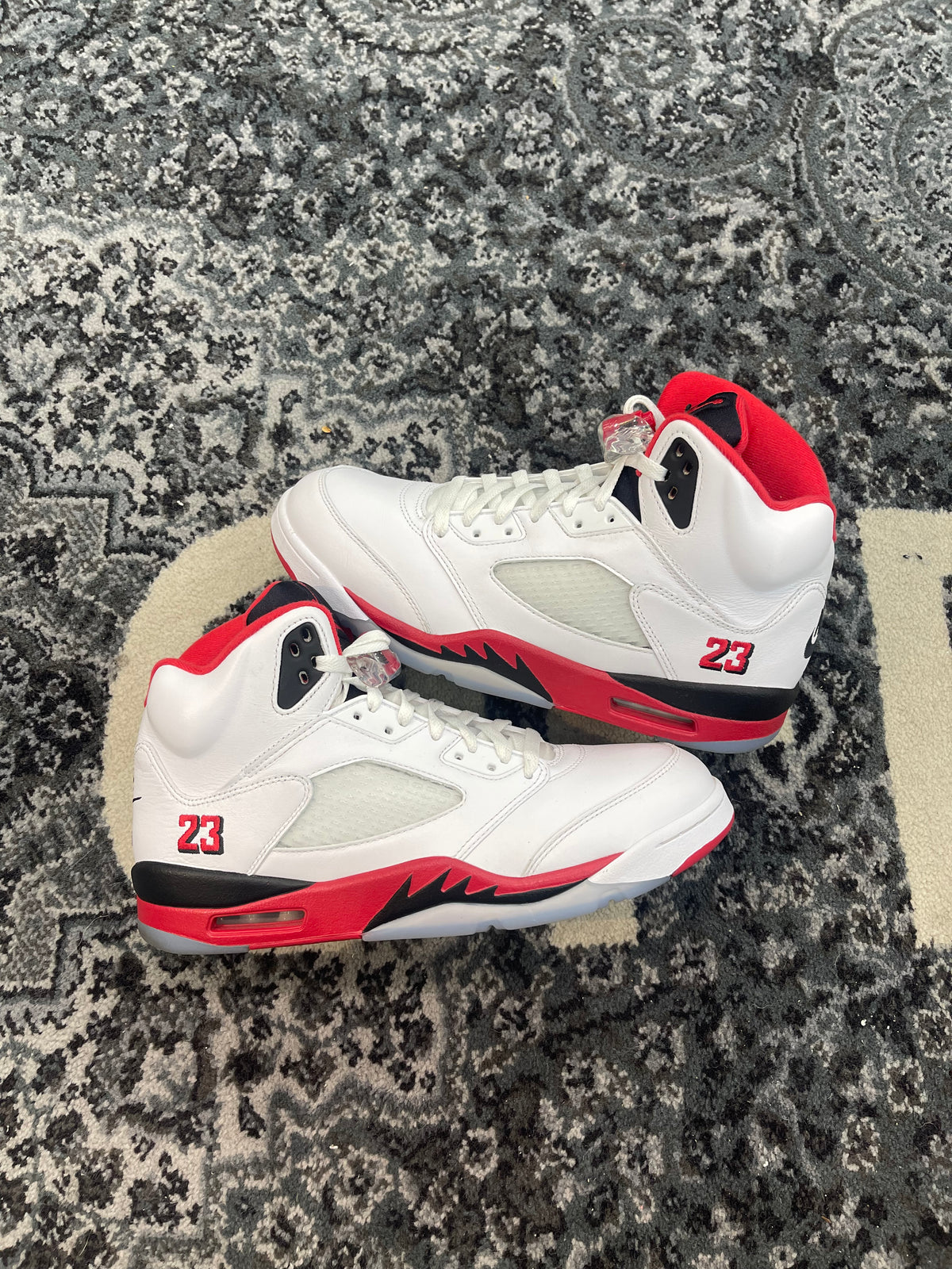 Jordan 5 “Fire Red Black Tongue”