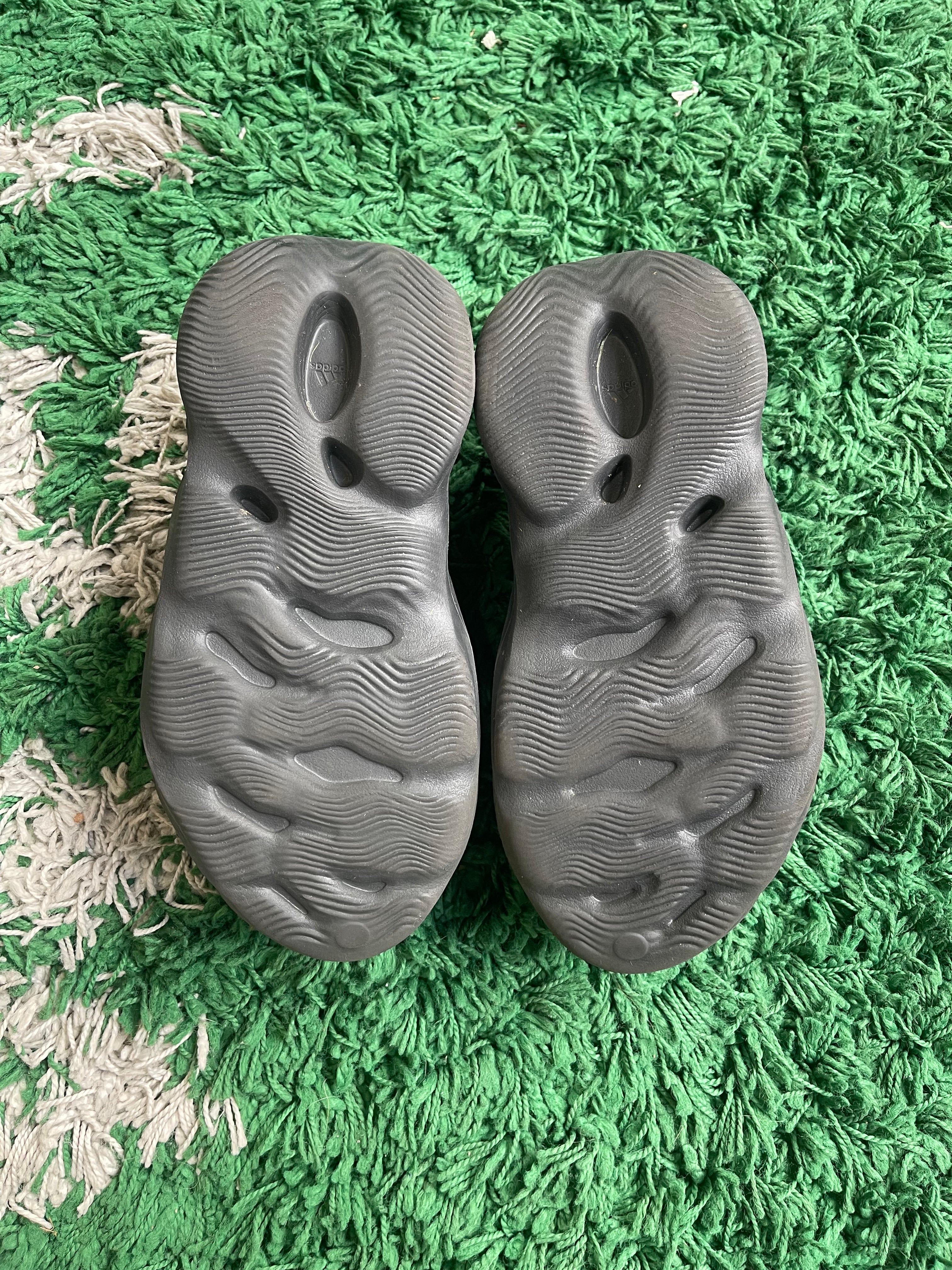 Yeezy FOAM Runner “Onyx”