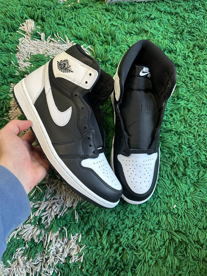 Jordan 1 High “Black White”